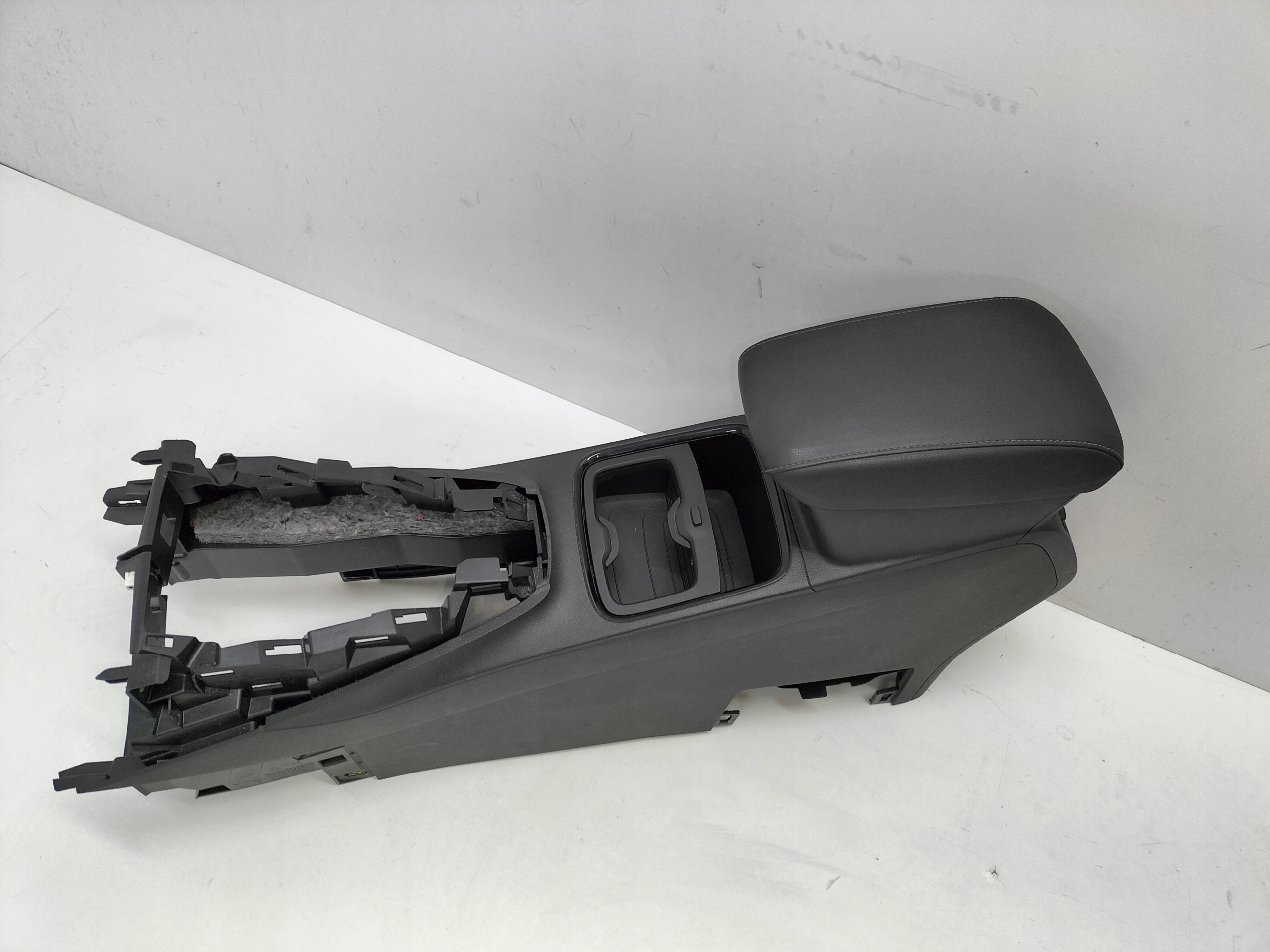 LAKŤOVÁ OPIERKA STREDOVY TUNEL OPEL GRANDLAND X 17-