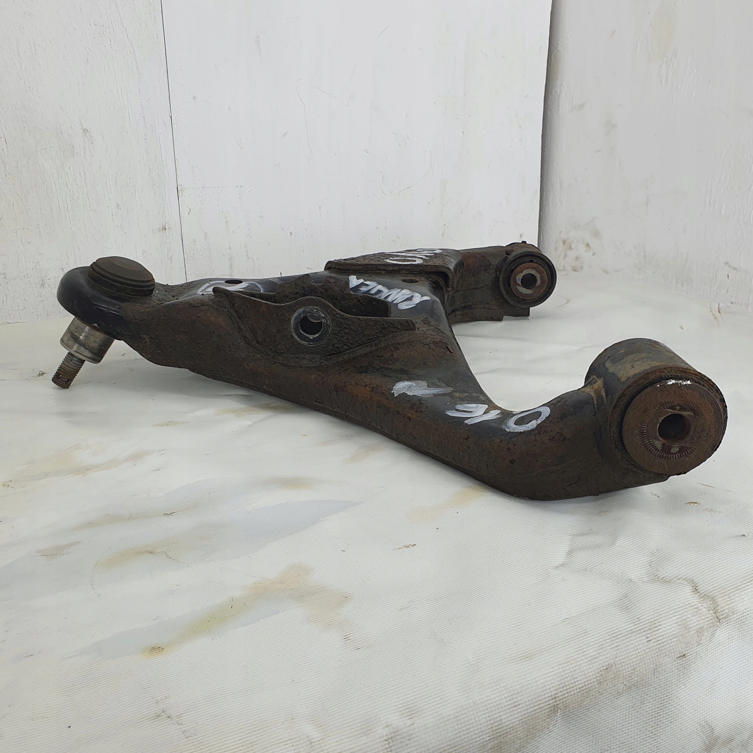 FORD RANGER III IV 015- PRAVÉ PREDNÉ SPODNÉ RAMENO