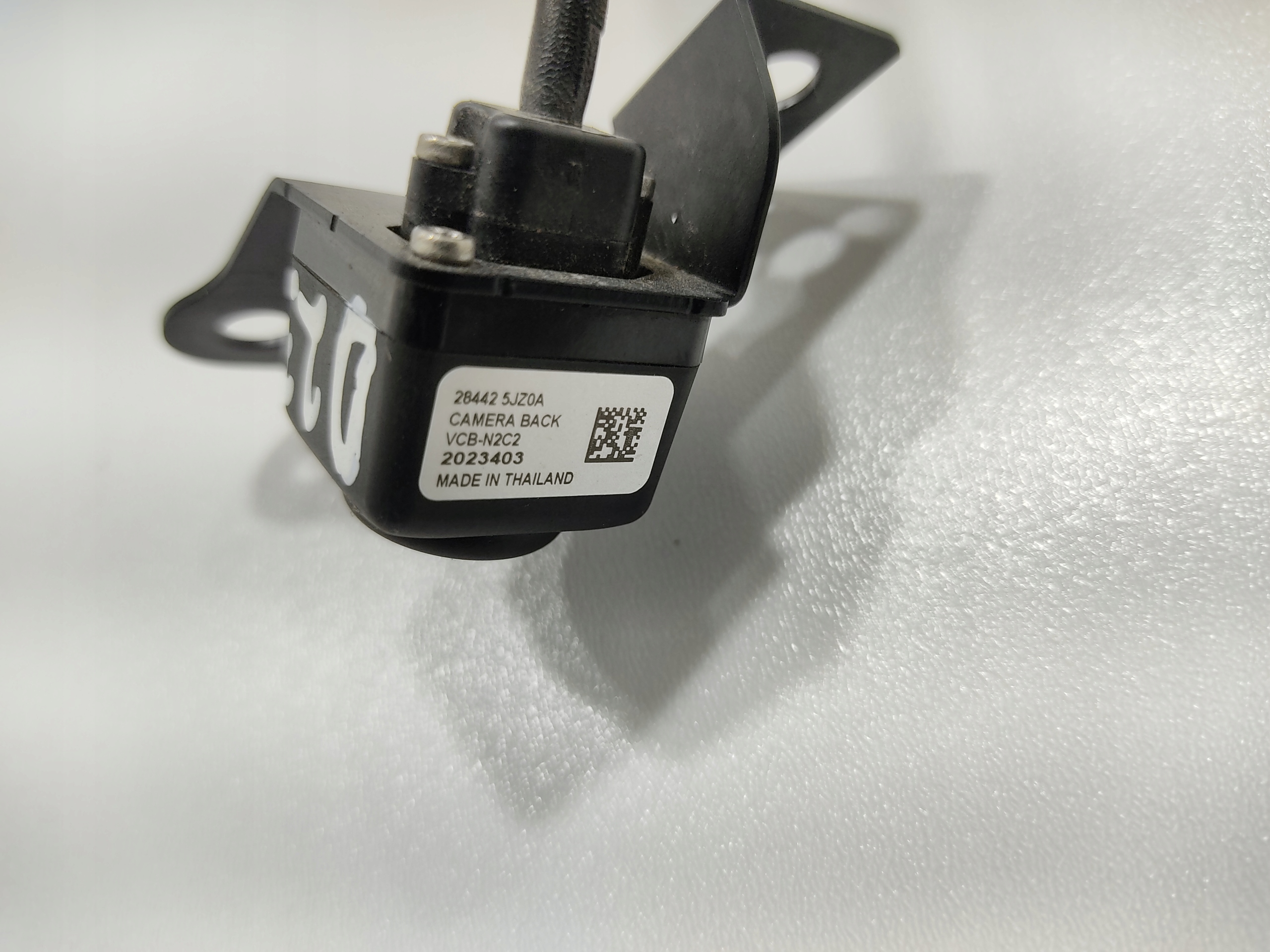 ZADNÁ CÚVACIA KAMERA V KAPOTE NISSAN NAVARA IV D23 284425JZ0A