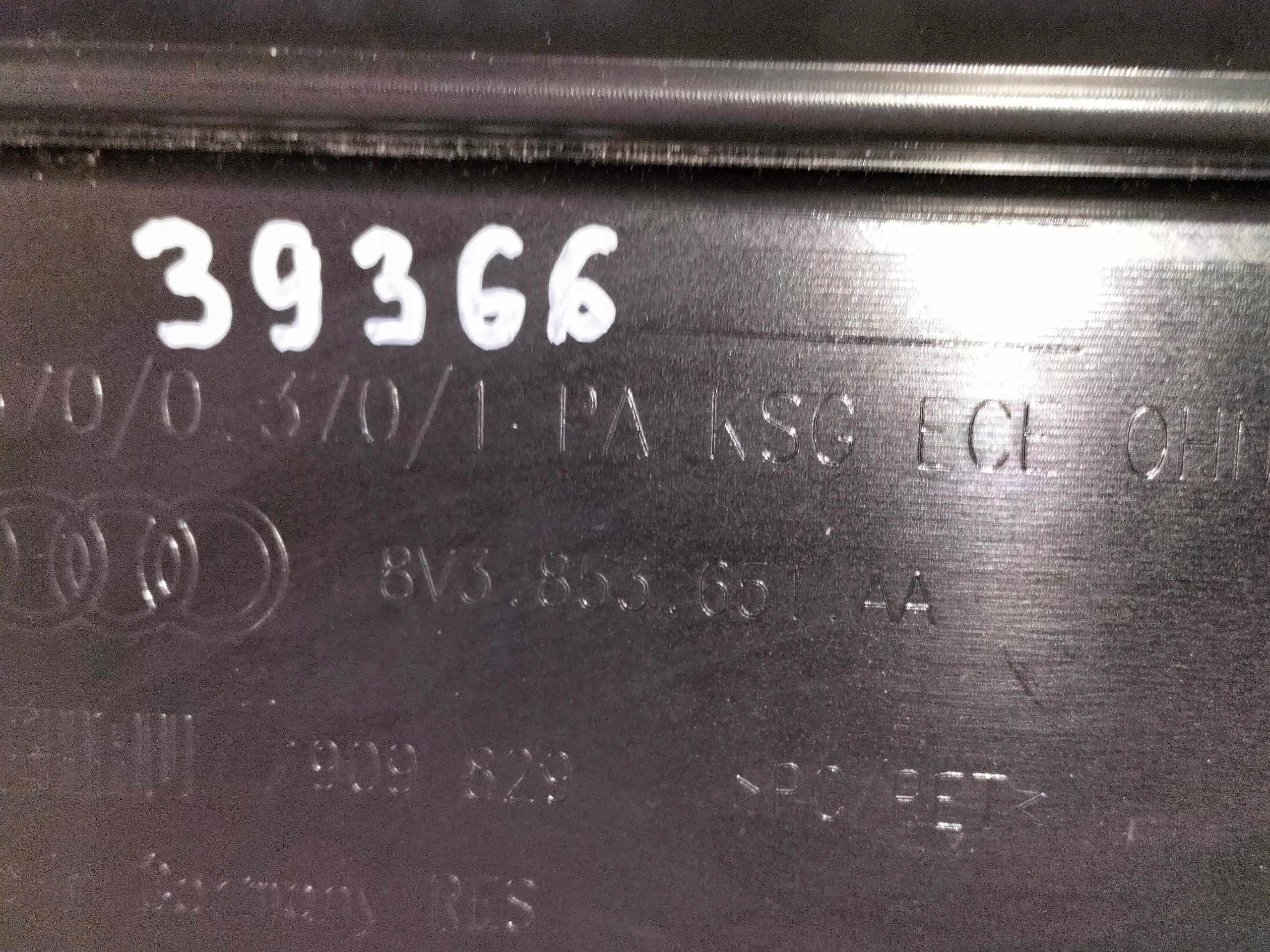 MRIEZKA LISTA AUDI A3 8V LIFT 16- HB