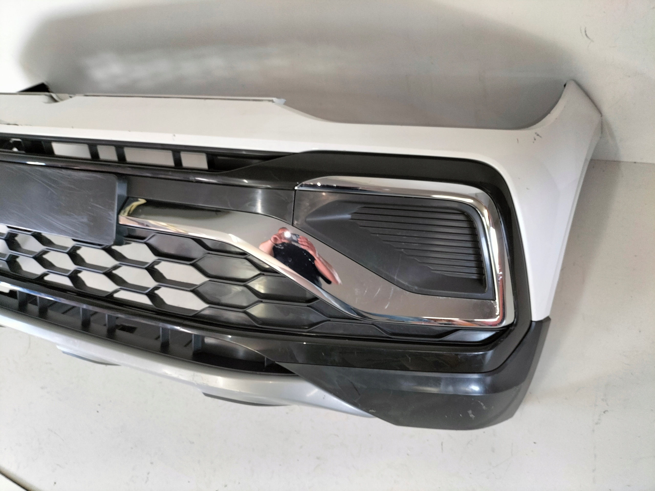 PREDNÝ NÁRAZNÍK VW TAIGUN 20-