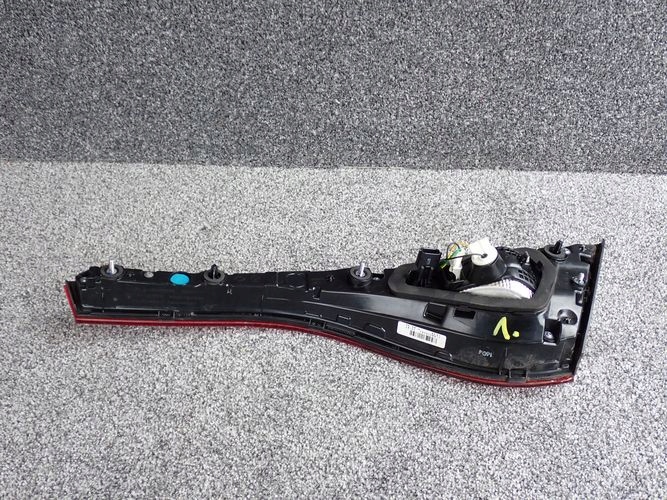 RENAULT ARKANA LED 19- LAVE ZADNE SVETLO V KAPOTE