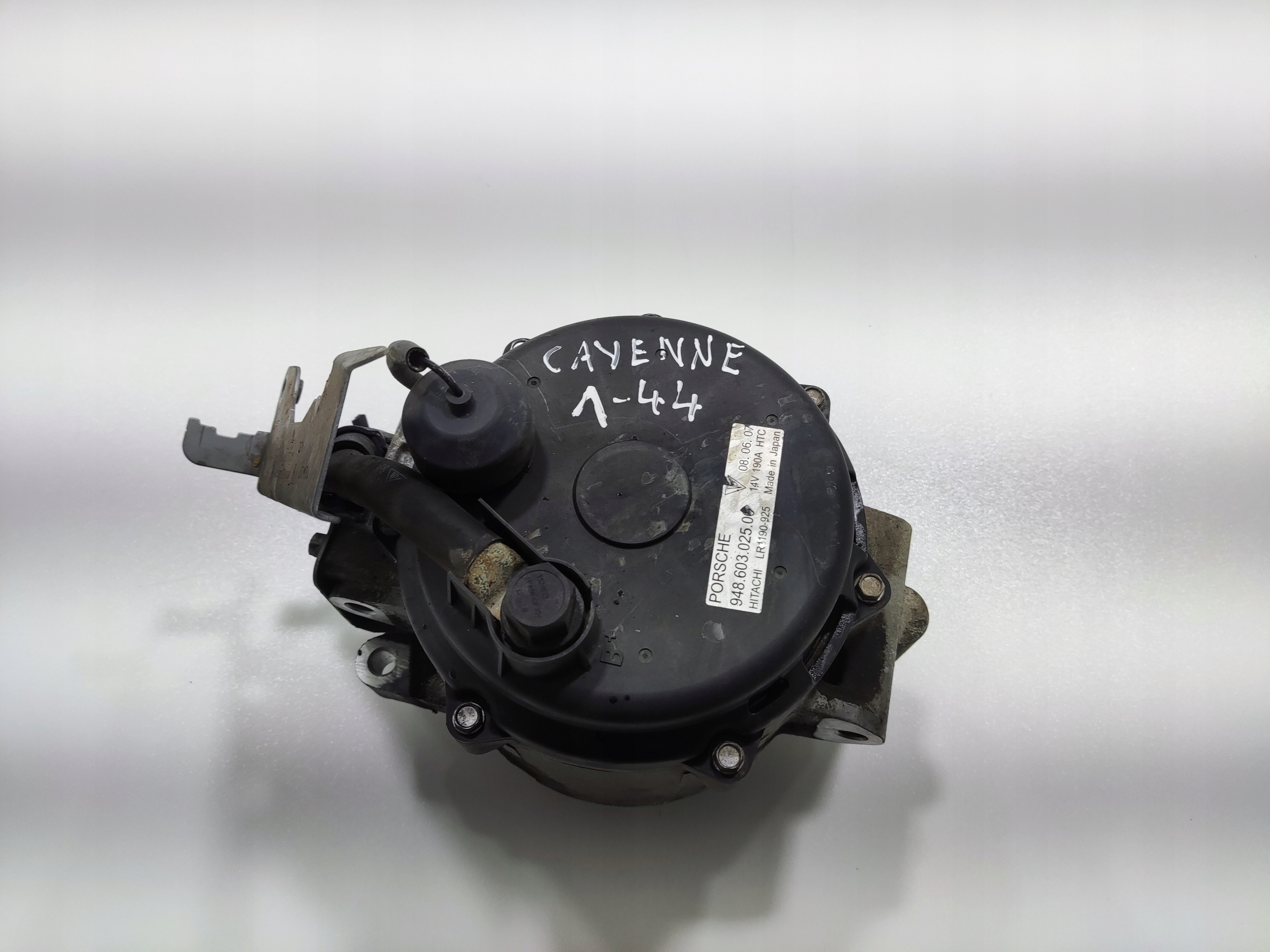 ALTERNÁTOR PORSCHE CAYENNE I 4.8 V8 94860302500 2007-2009 LIFT