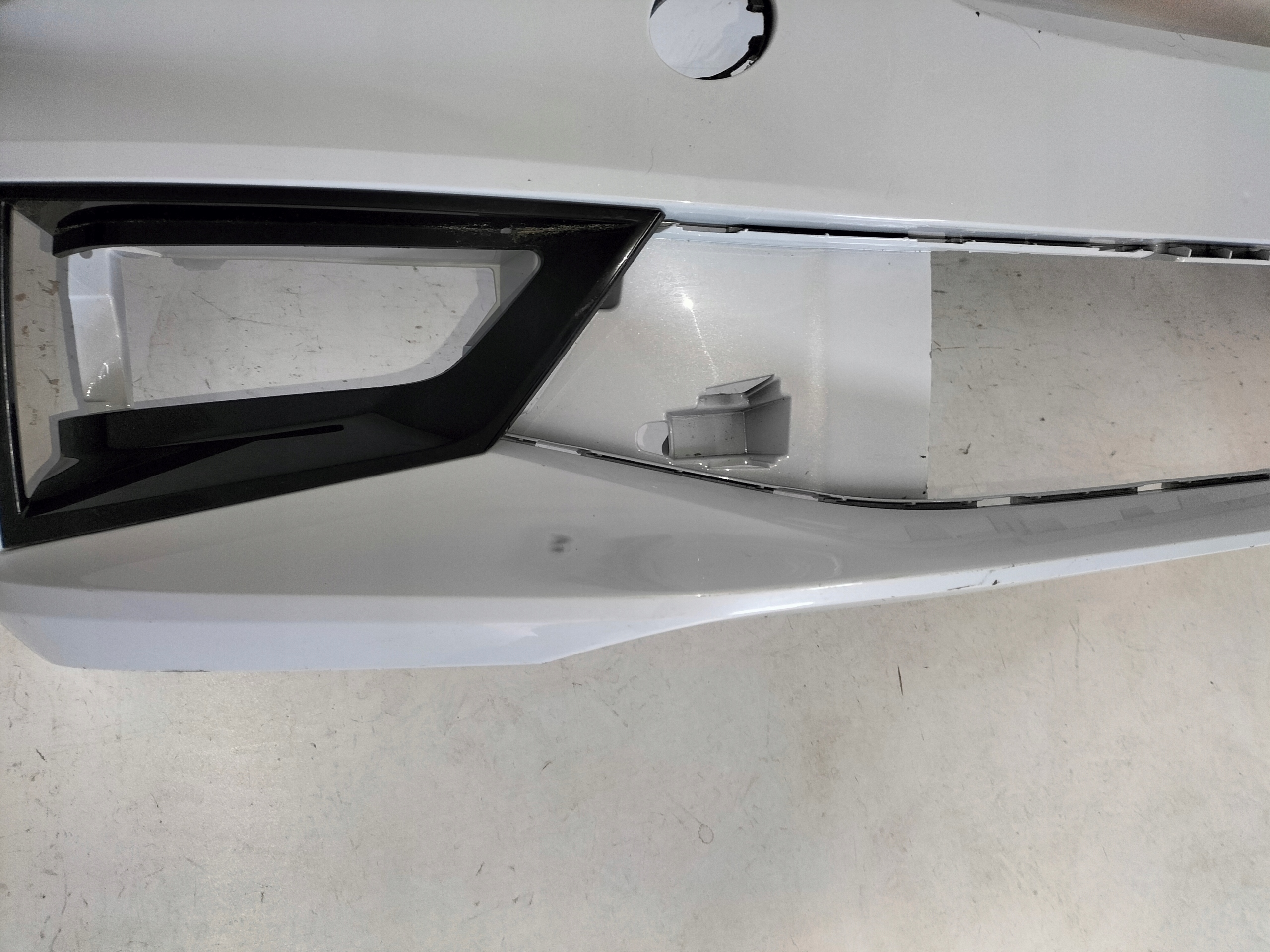 PREDNÝ NÁRAZNÍK SKODA FABIA 4 IV 21-