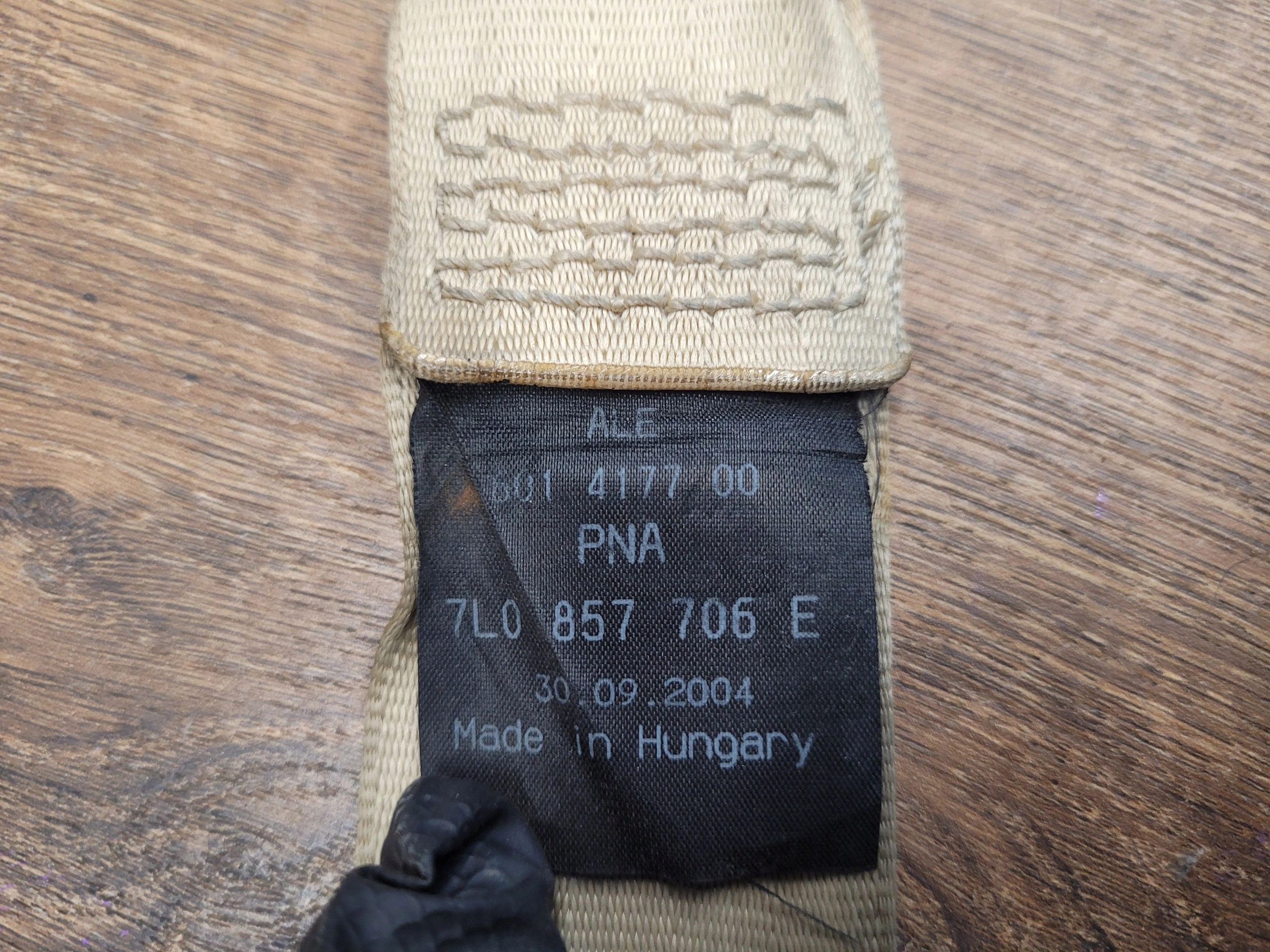 BEZPEČNOSTNÝ PÁS 7L0857806E TOUAREG 7L ZADNÝ
