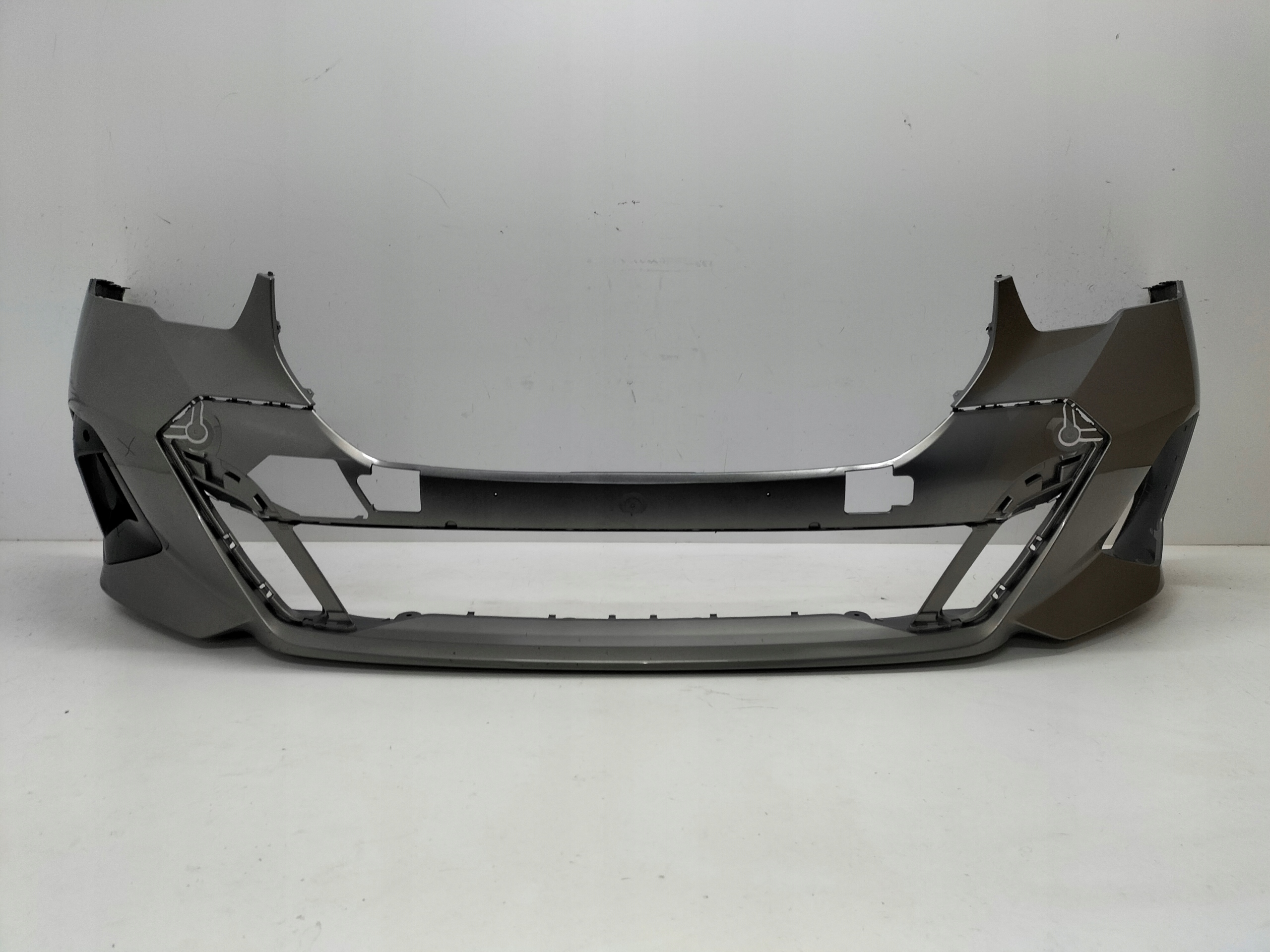 PREDNÝ NÁRAZNÍK BMW 5 G60 23- M-PAKET