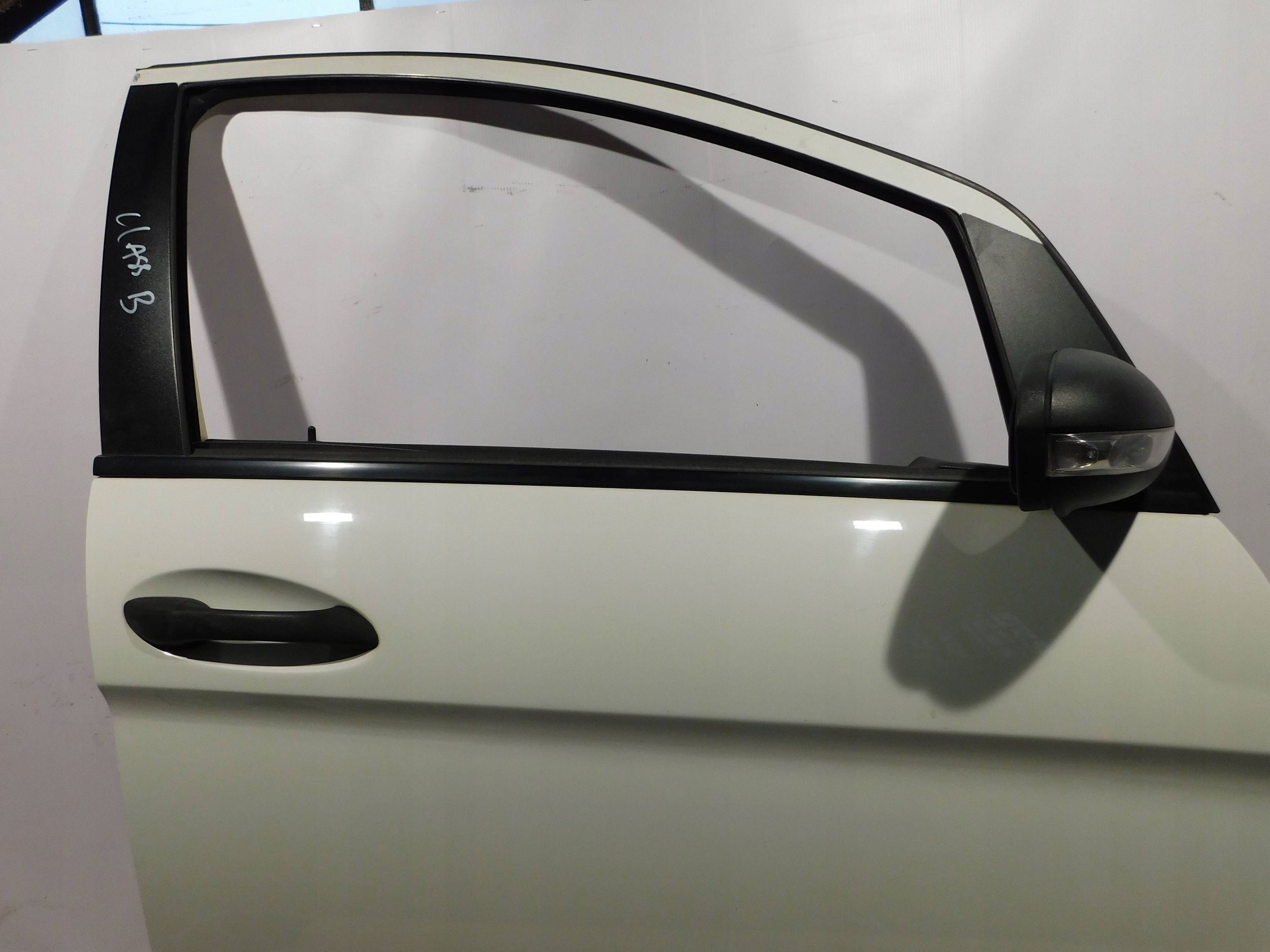 PRAVE PREDNE DVERE MERCEDES B KLASA W245