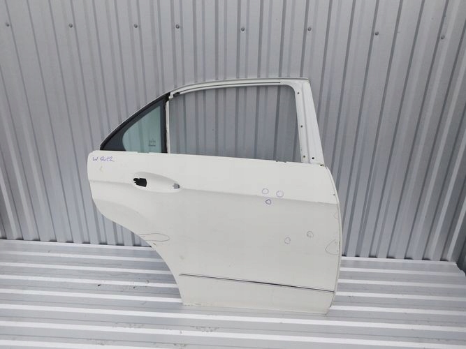 MERCEDES W212 E-KLASA SEDAN 09- PRAVE ZADNE DVERE