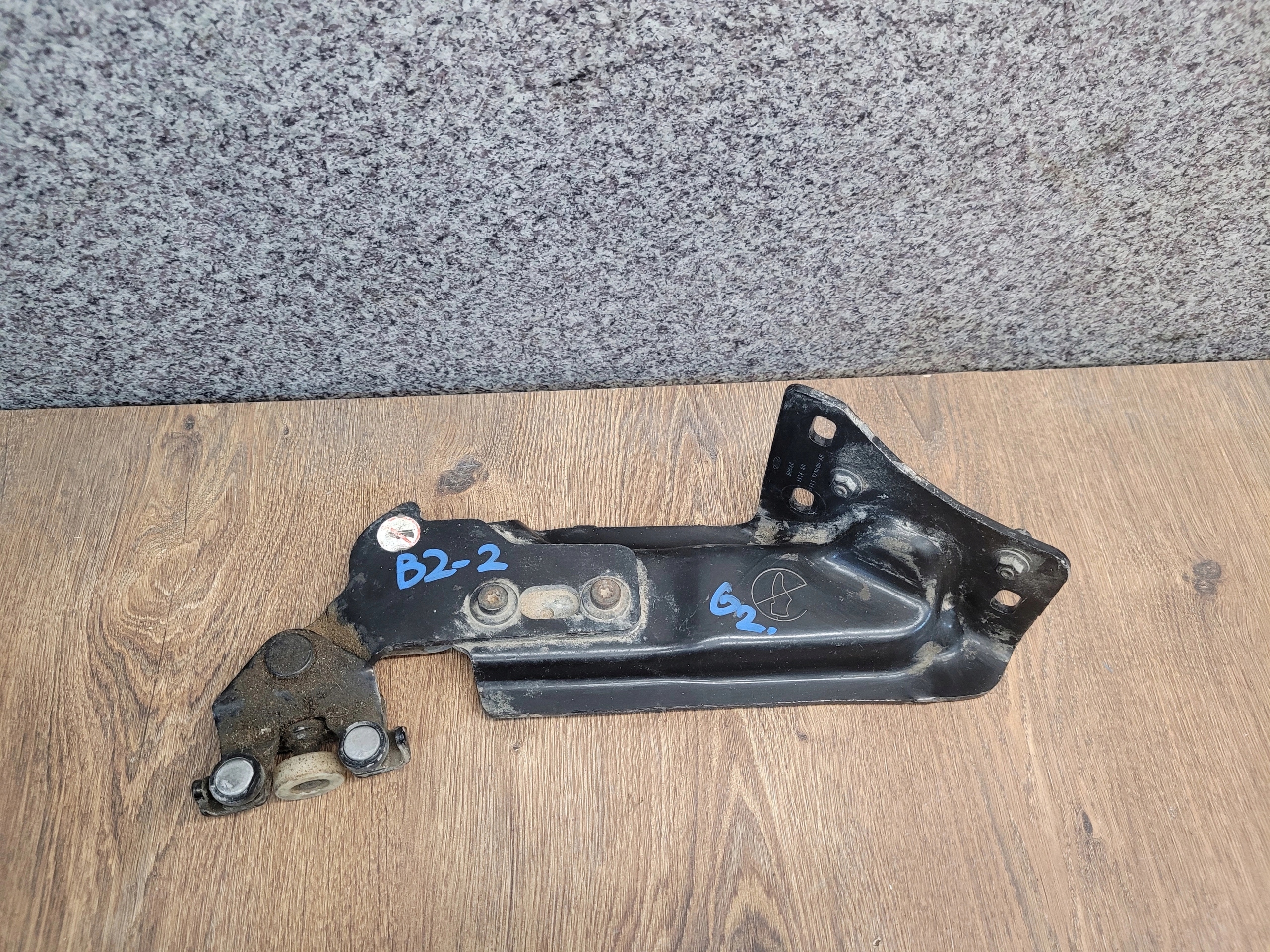 FORD TOURNEO CONNECT MK2 VODIACA LIŠTA PRAVÝCH POSUVNÝCH DVERÍ DT11-V25000-AB