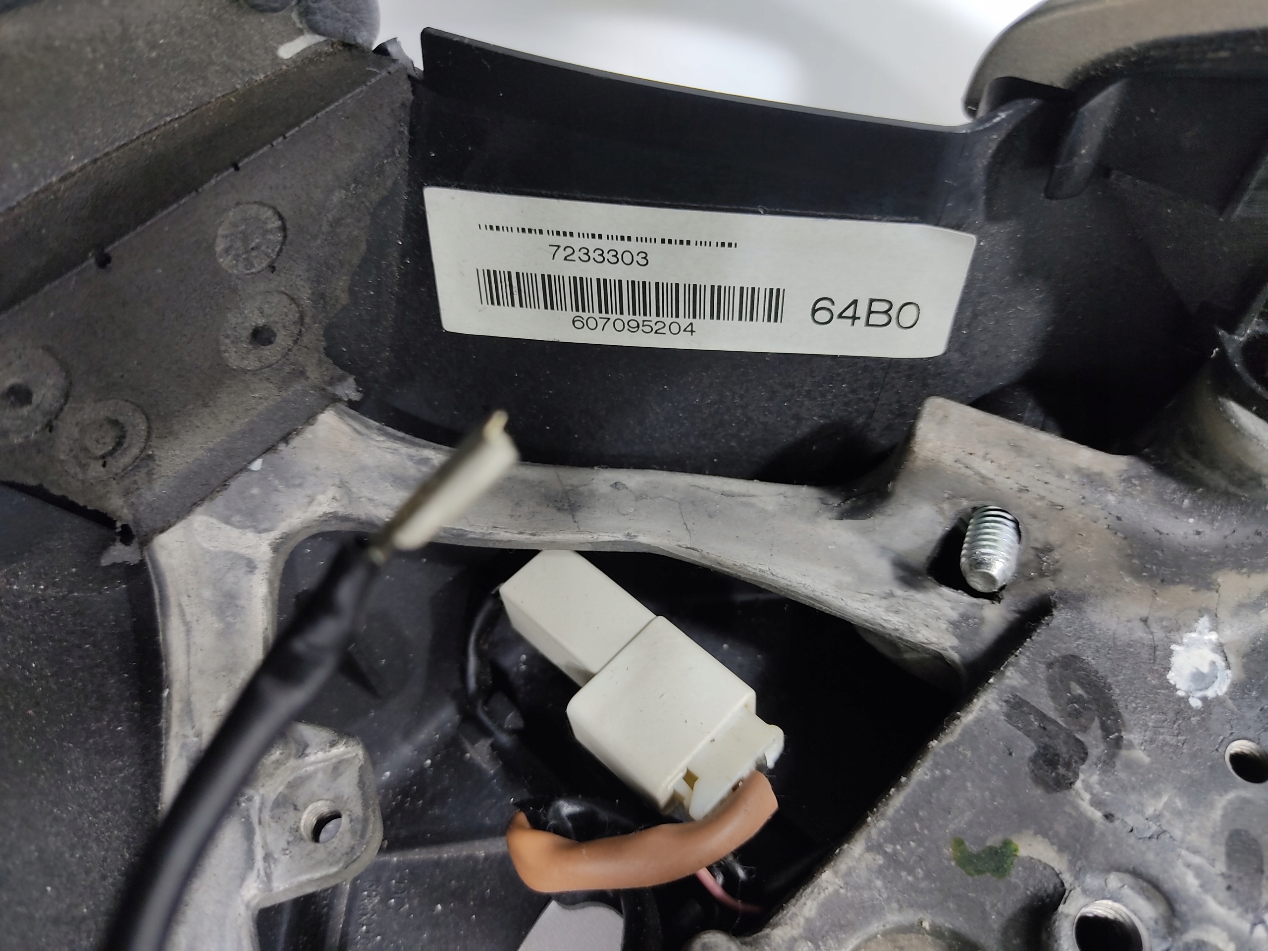 MULTIFUNKCNY VOLANT PADLA RADENIA RYCHLOSTI TOYOTA AURIS I E15 2006-2009