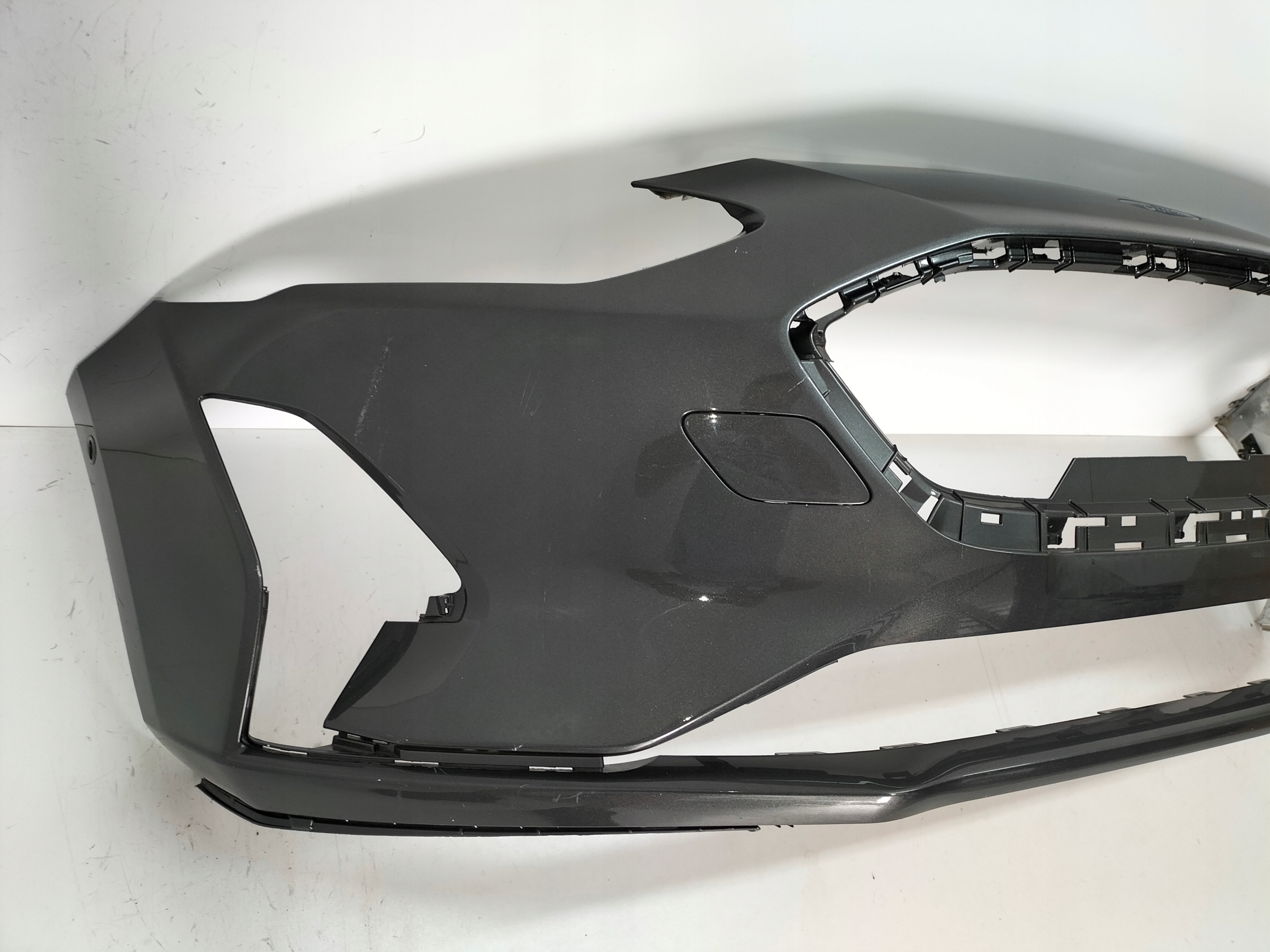 PREDNÝ NÁRAZNÍK FORD FOCUS MK4 18-