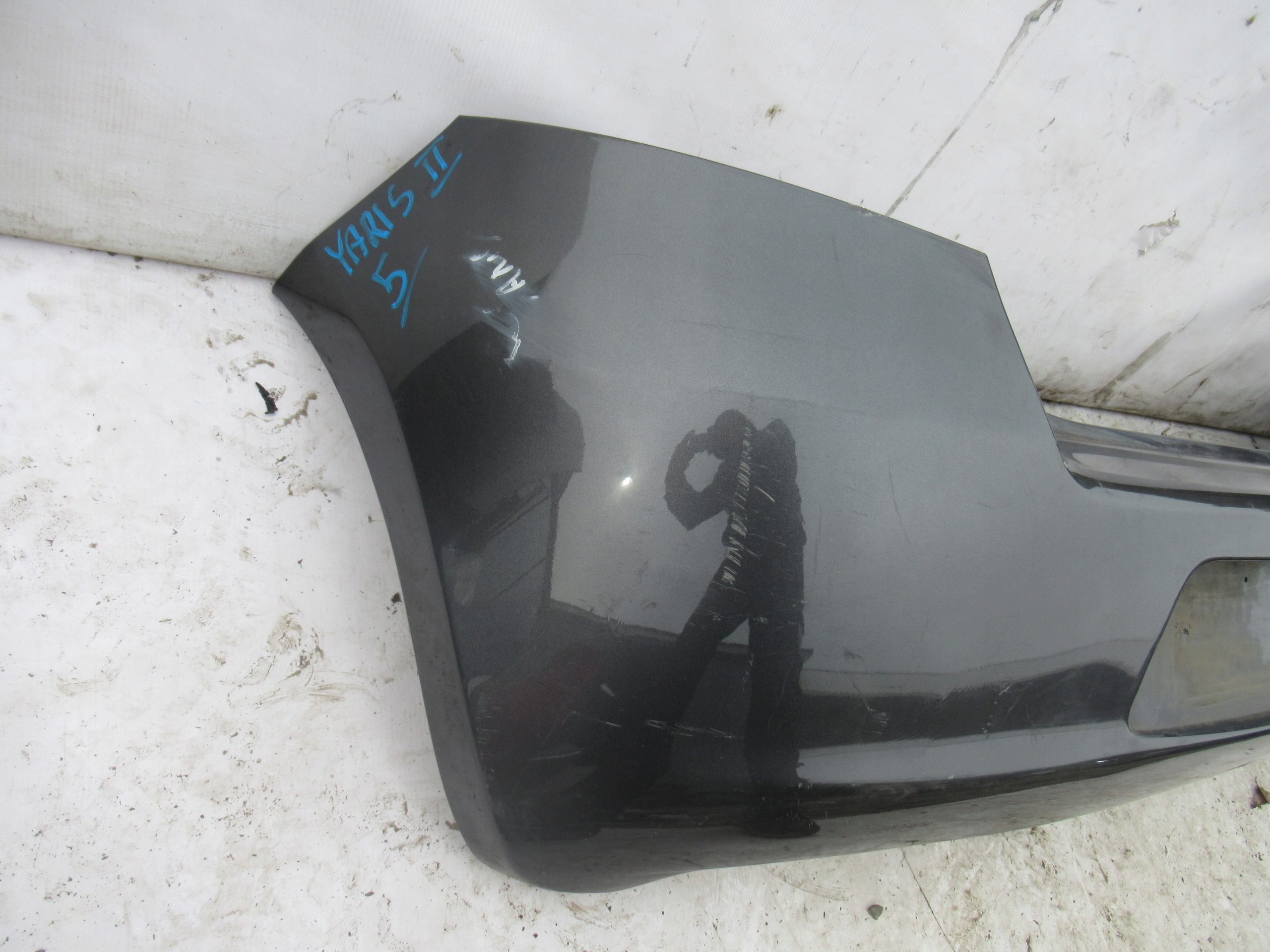 ZADNÝ NÁRAZNÍK TOYOTA YARIS II 2 05-09