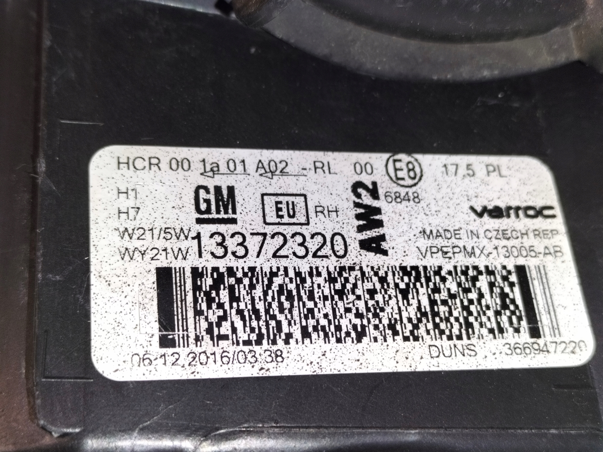 PRAVE PREDNE SVETLO OPEL MERIVA B LIFT 14-