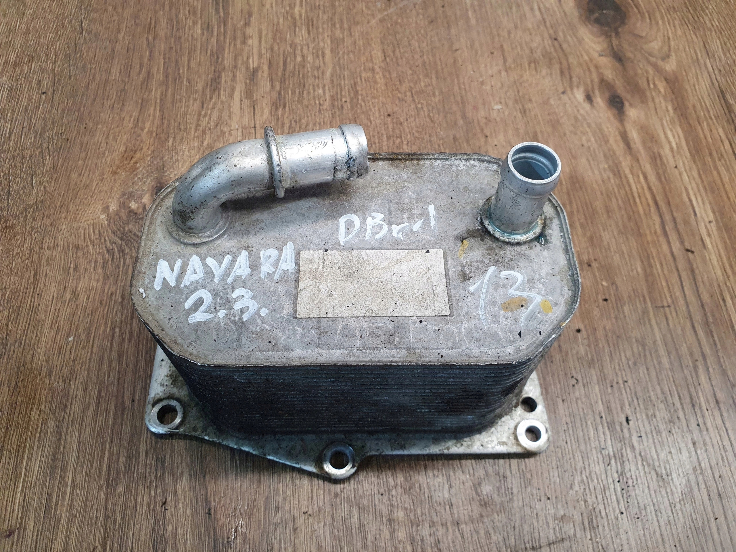 NISSAN NAVARA D23 2.3 CHLADIC OLEJA
