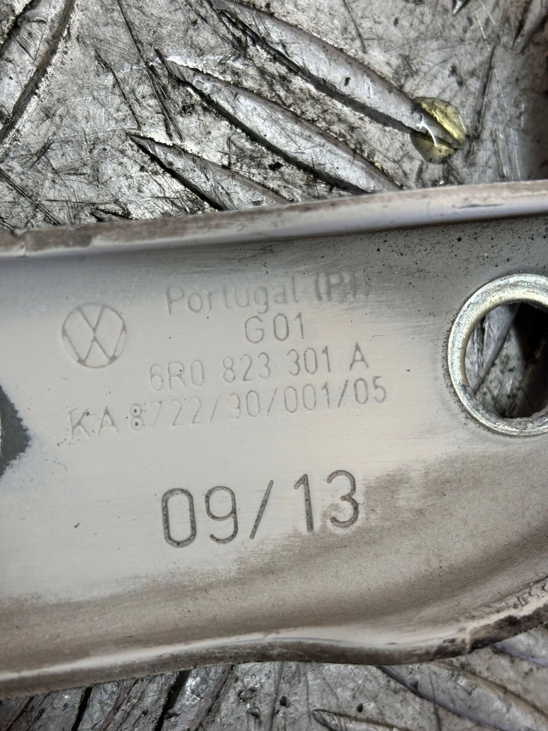 PANTY PREDNEJ KAPOTY VW POLO 6R