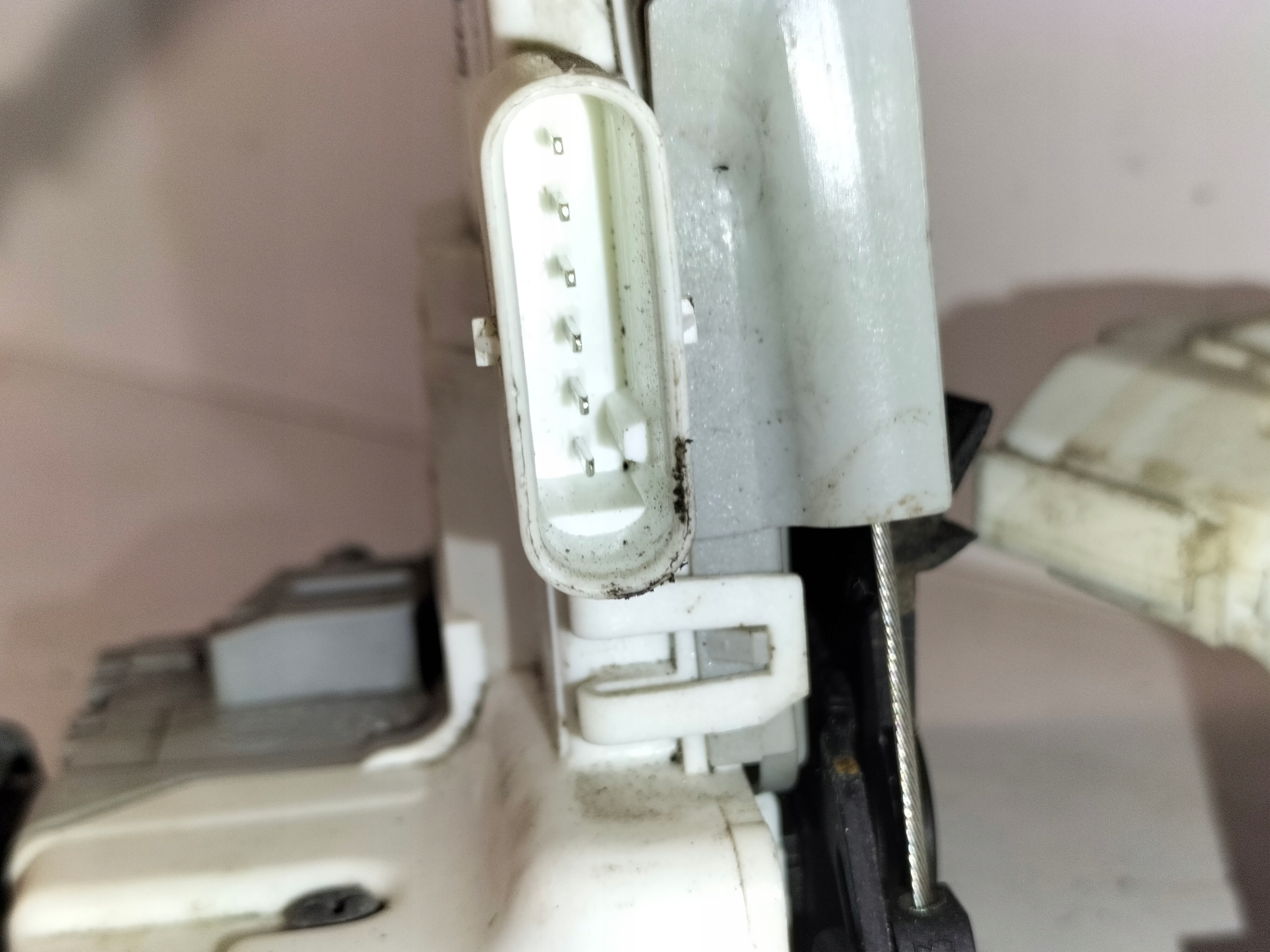ZAMOK PRAVYCH PREDNYCH DVERI AUDI A1 14- A3 8V 16- A4 B9 15- Q2 16-