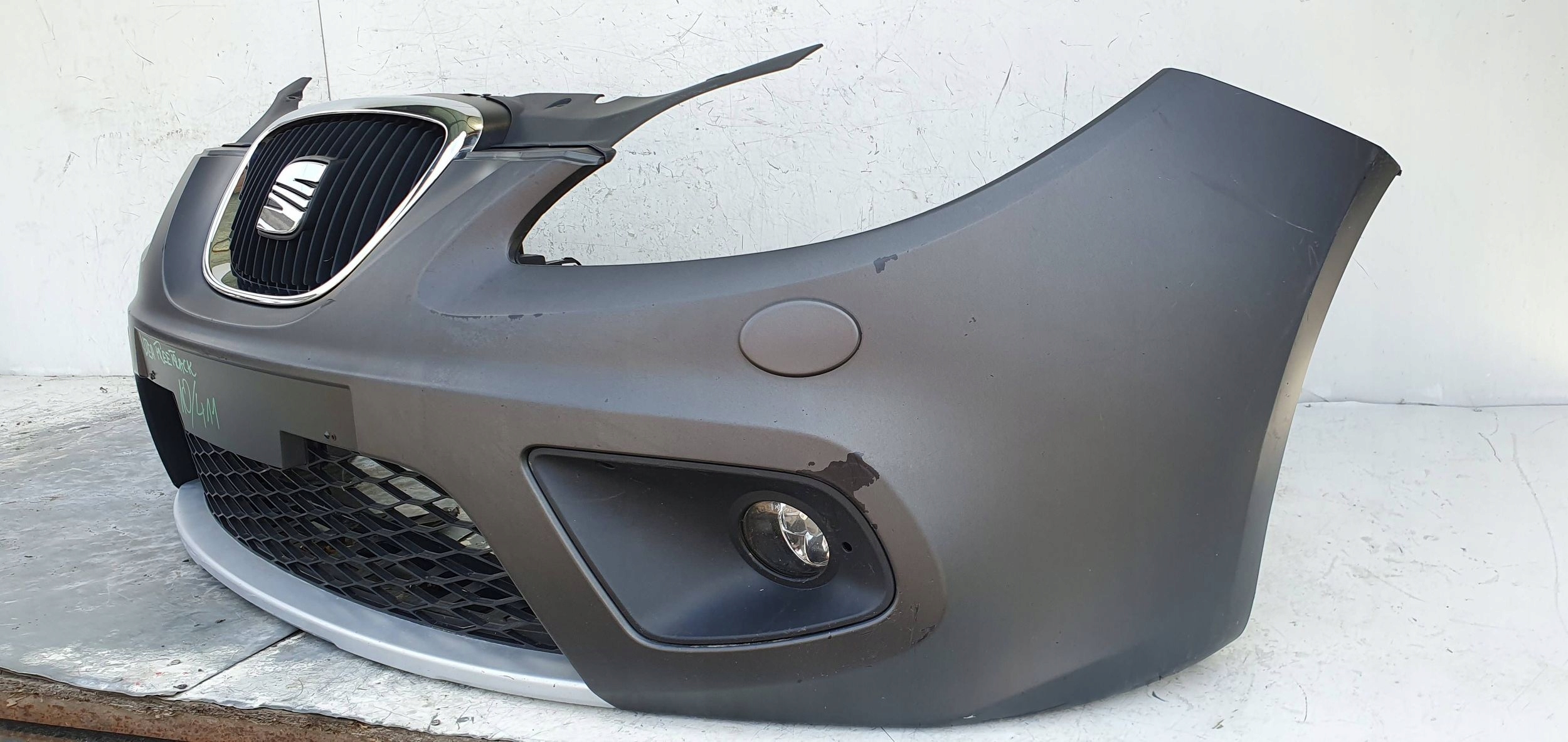 SEAT ALTEA FREETRACK PREDNÝ NÁRAZNÍK 5P8807217