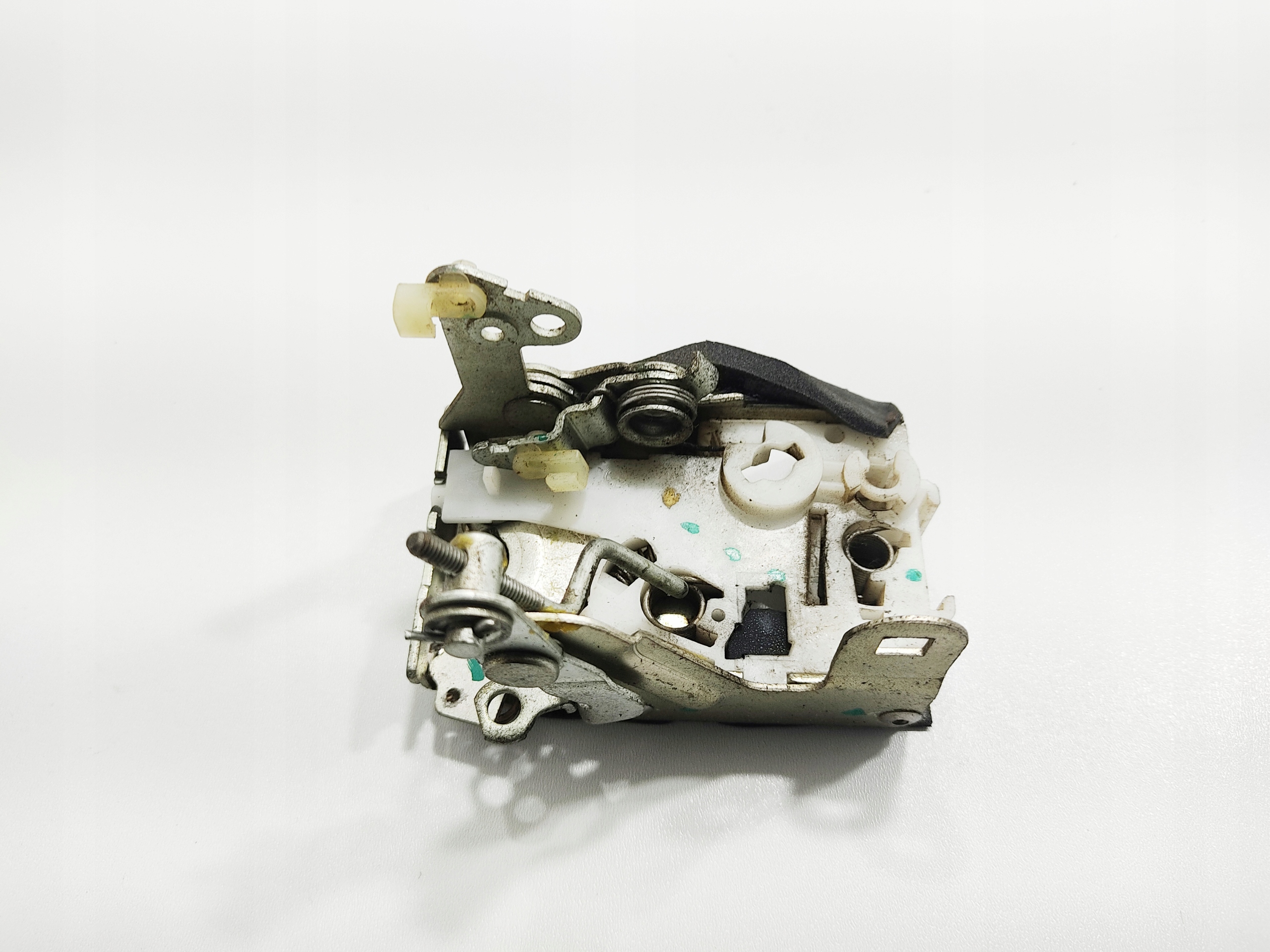 ZAMOK PRAVYCH ZADNYCH DVERI LAND ROVER DEFENDER 1999-2014 EUROPA
