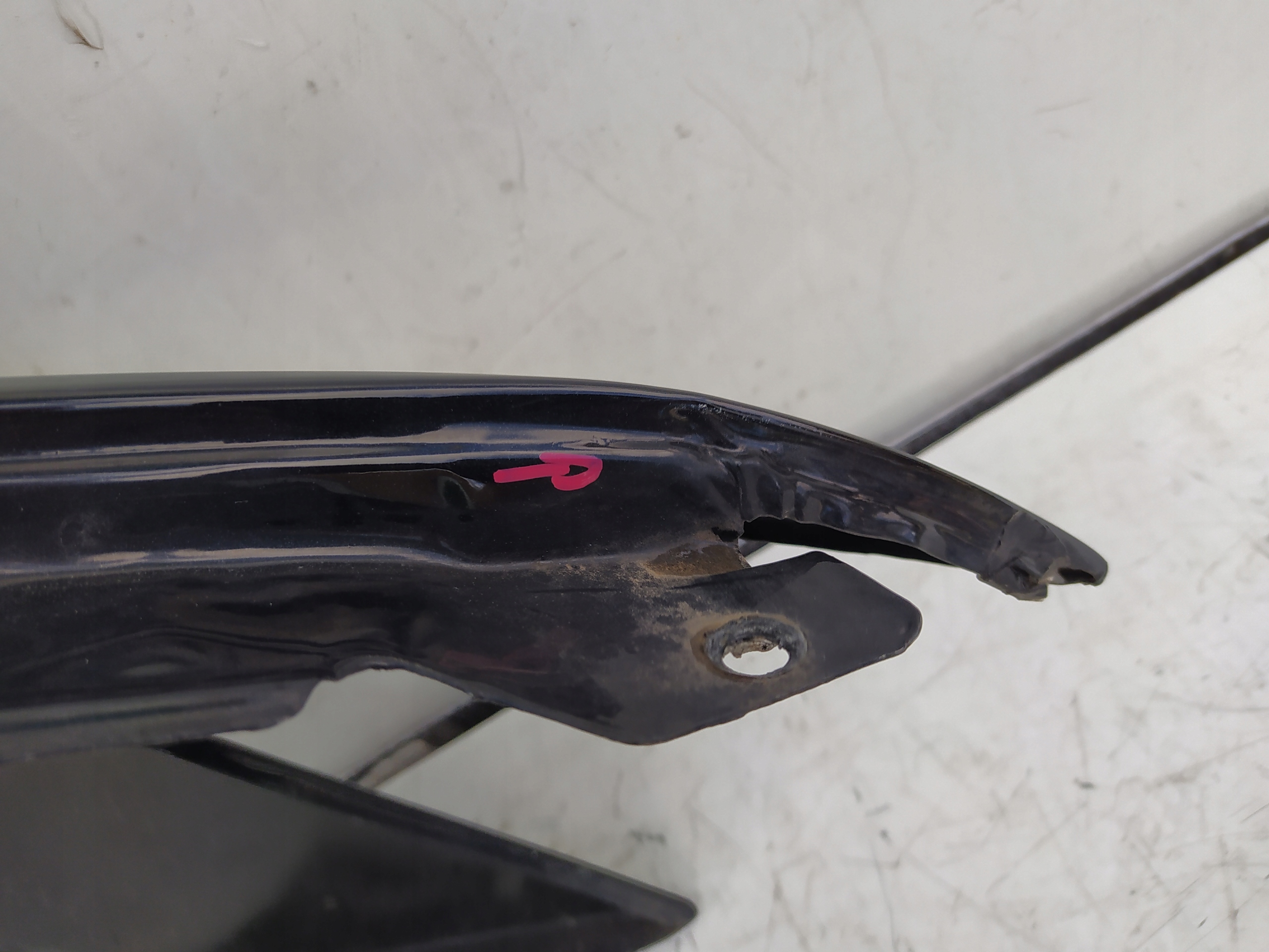 DODGE JOURNEY ĽAVÝ PREDNÝ BLATNÍK