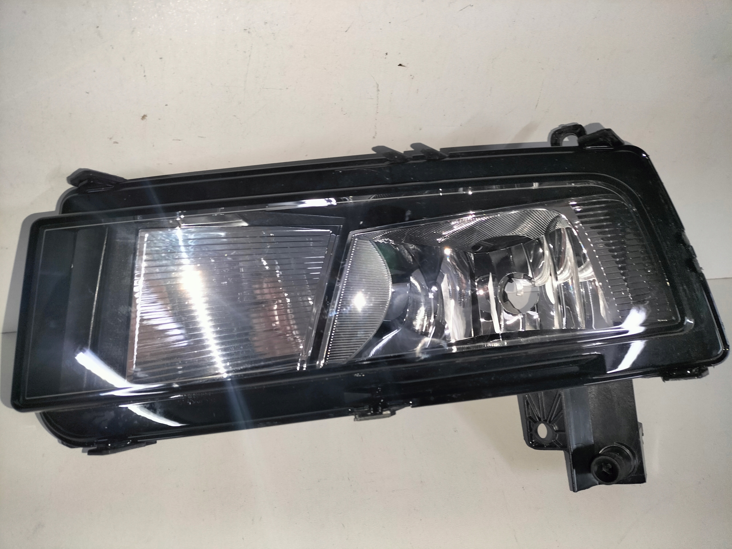 LAVA HMLOVKA VW TOURAN III 15-