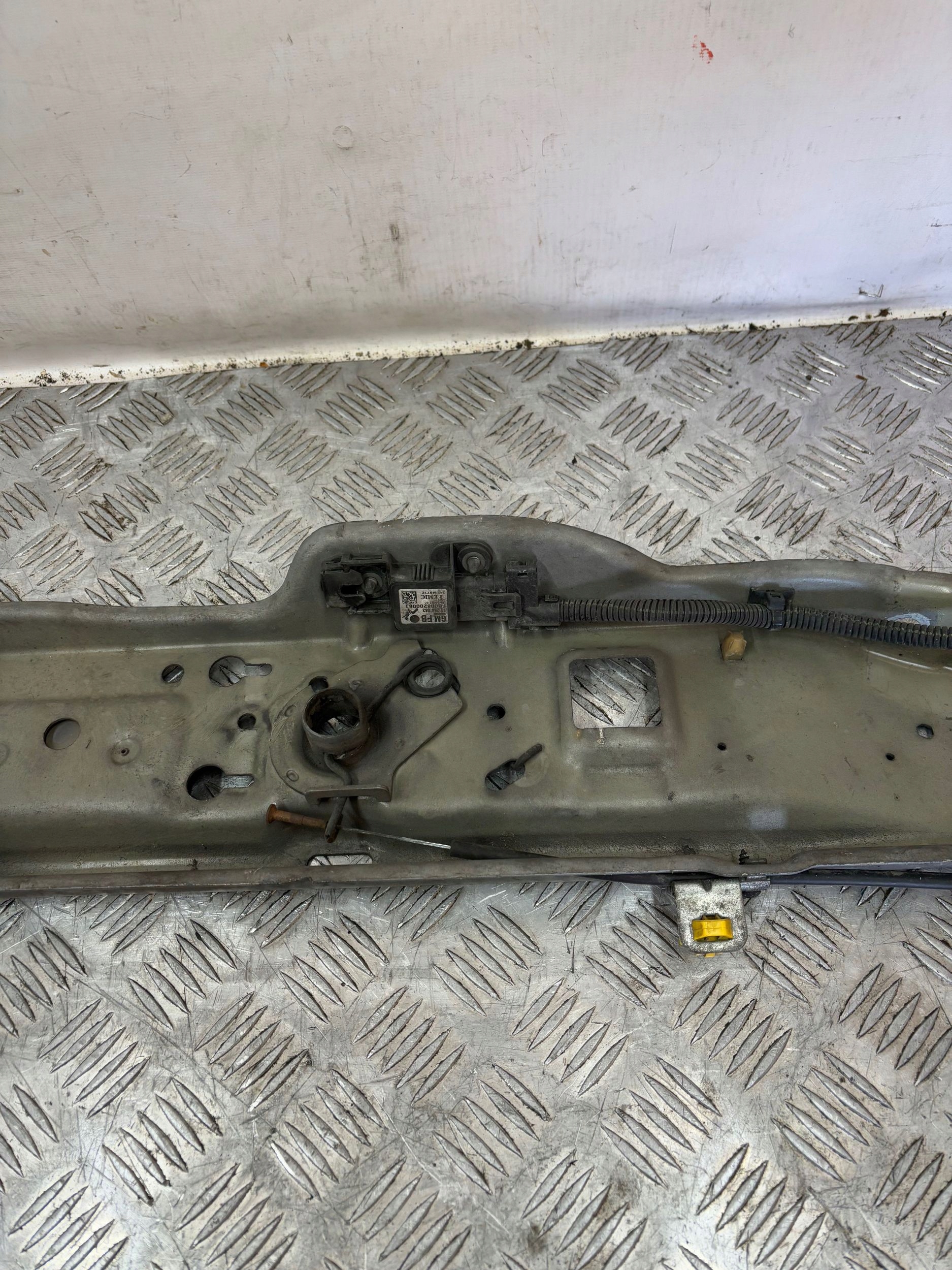 VRCHNÉ PREDNÉ PÁS OPEL ZAFIRA B