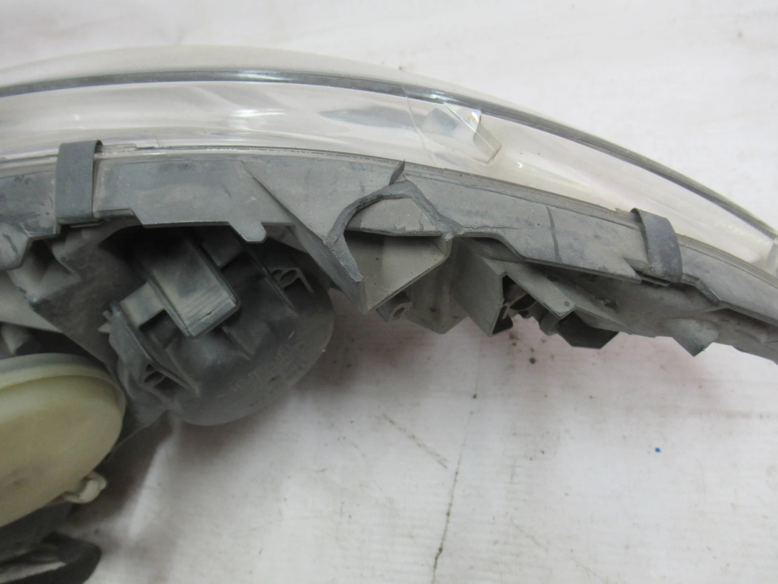 PRAVE PREDNE SVETLO MERCEDES A KLASA W169