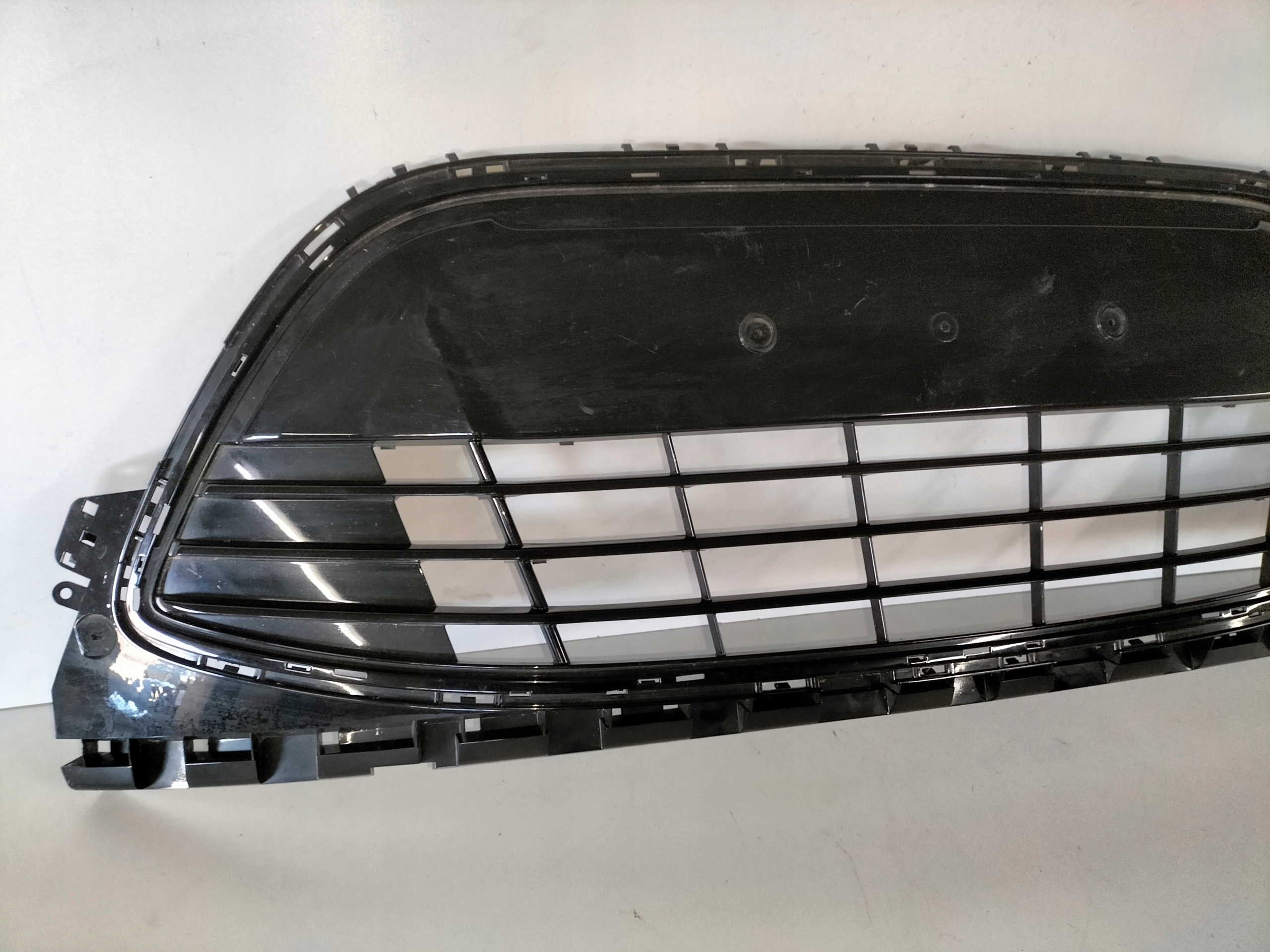 STREDOVÁ LIŠTA MRIEŽKA NÁRAZNÍKA FORD S-MAX LIFT 10-15 bez LISTY