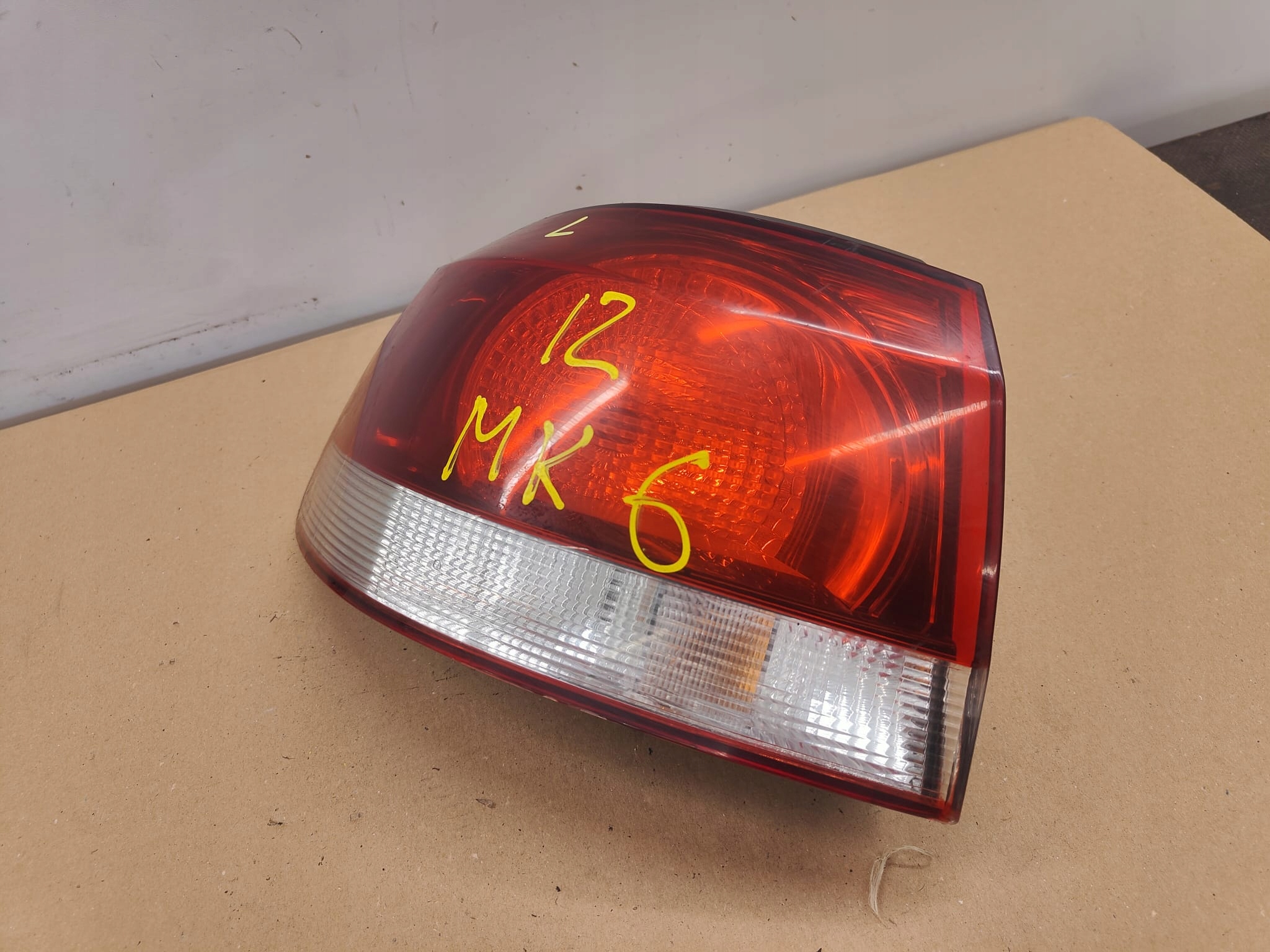 Volkswagen golf VI LAVE ZADNE SVETLO