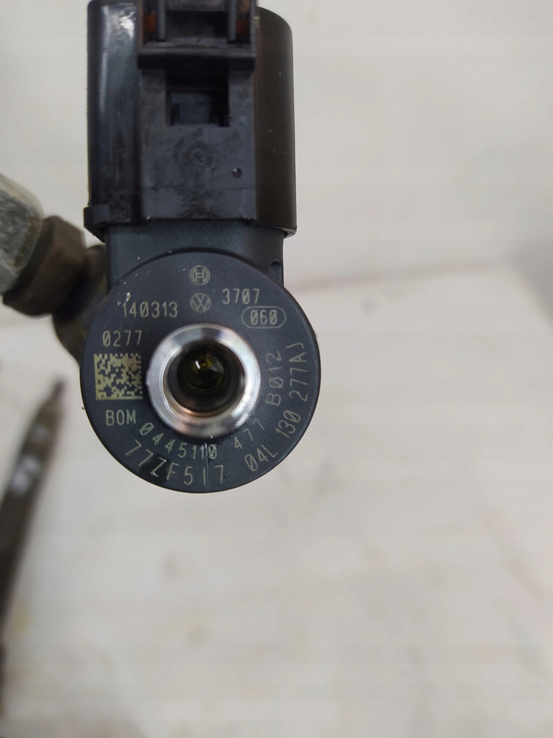 SKODA OCTAVIA III 1.6 TDI VSTREKOVACIA TRYSKA 0445110477 04L130277AJ