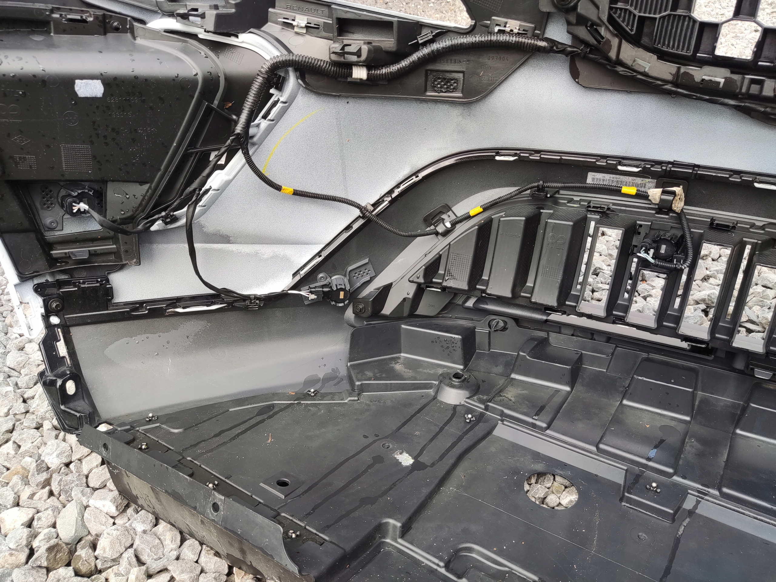 PREDNÝ NÁRAZNÍK KOMPLETNY PDC SENZORY RENAULT AUSTRAL 2022-2025