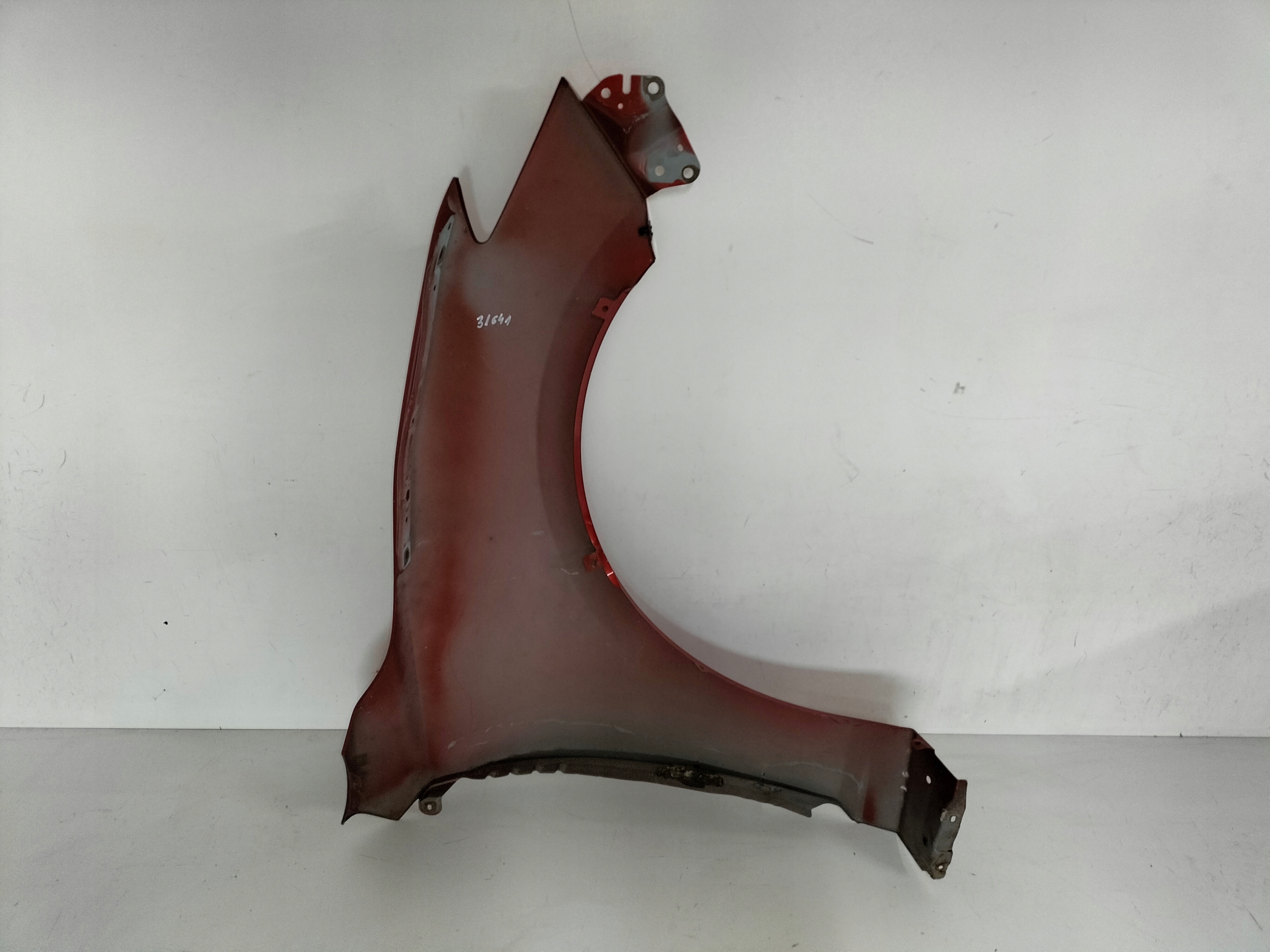 ĽAVÝ PREDNÝ BLATNÍK MAZDA 3 BM 13-
