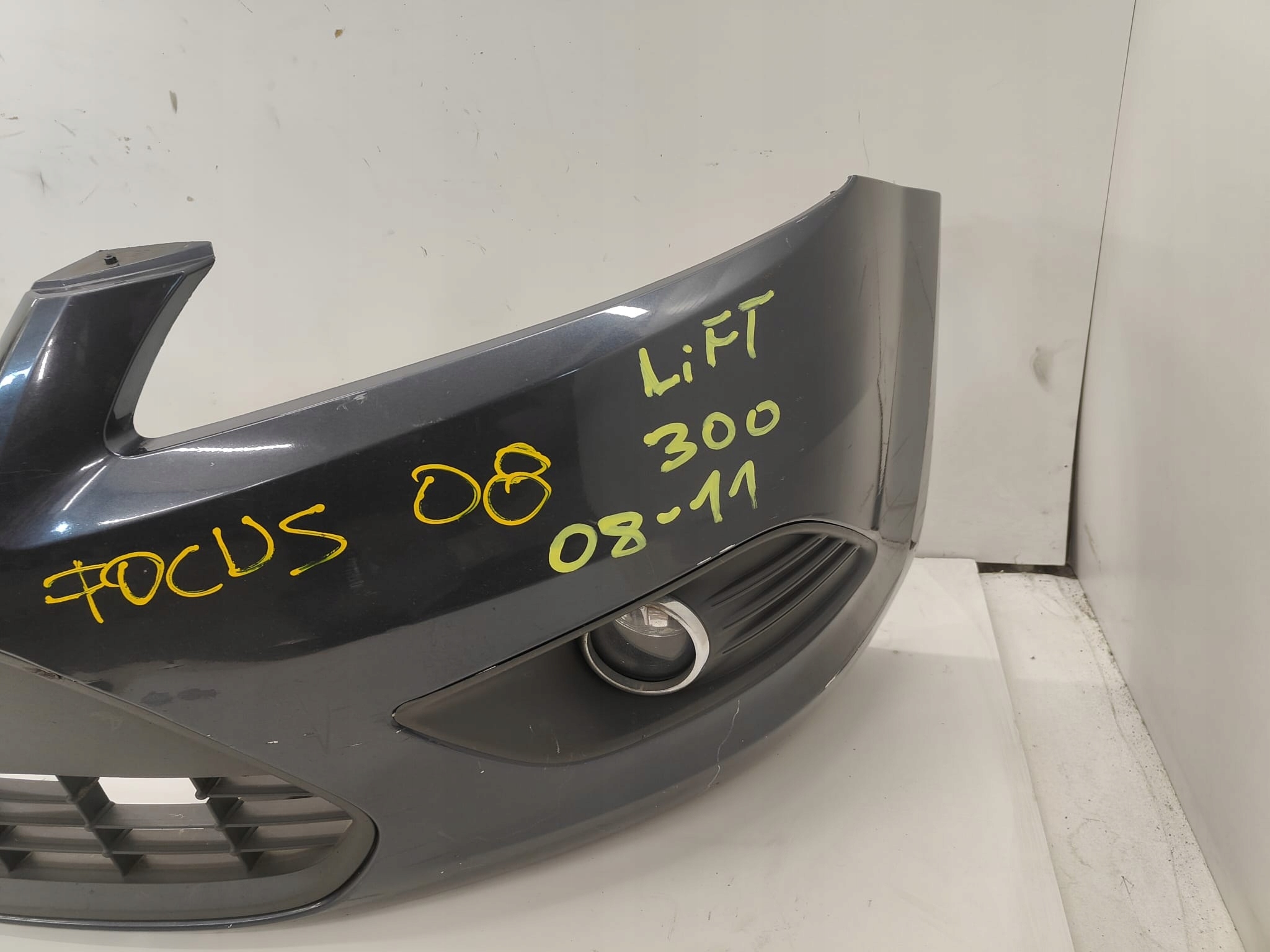 Ford focus II lift 08-11 PREDNÝ NÁRAZNÍK ciemnoSEDY /grafit