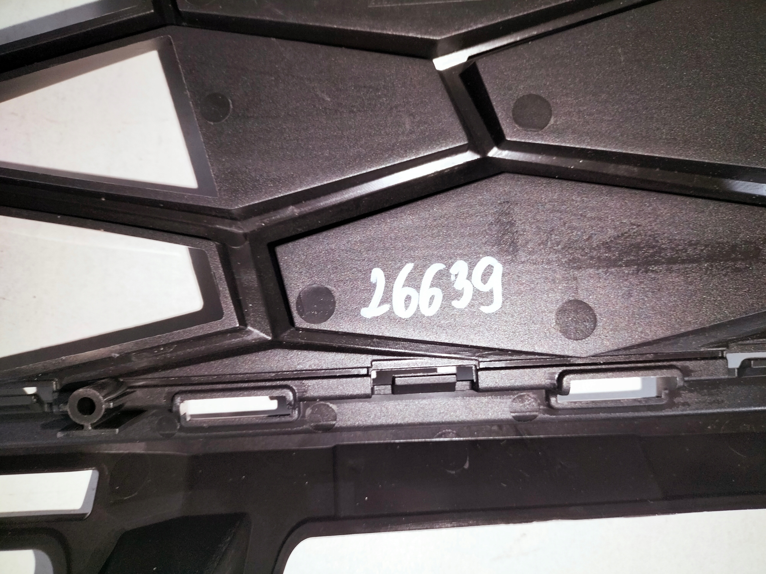 MRIEŽKA LIŠTA NÁRAZNÍKA KIA SPORTAGE 5 V 21- GT HEV