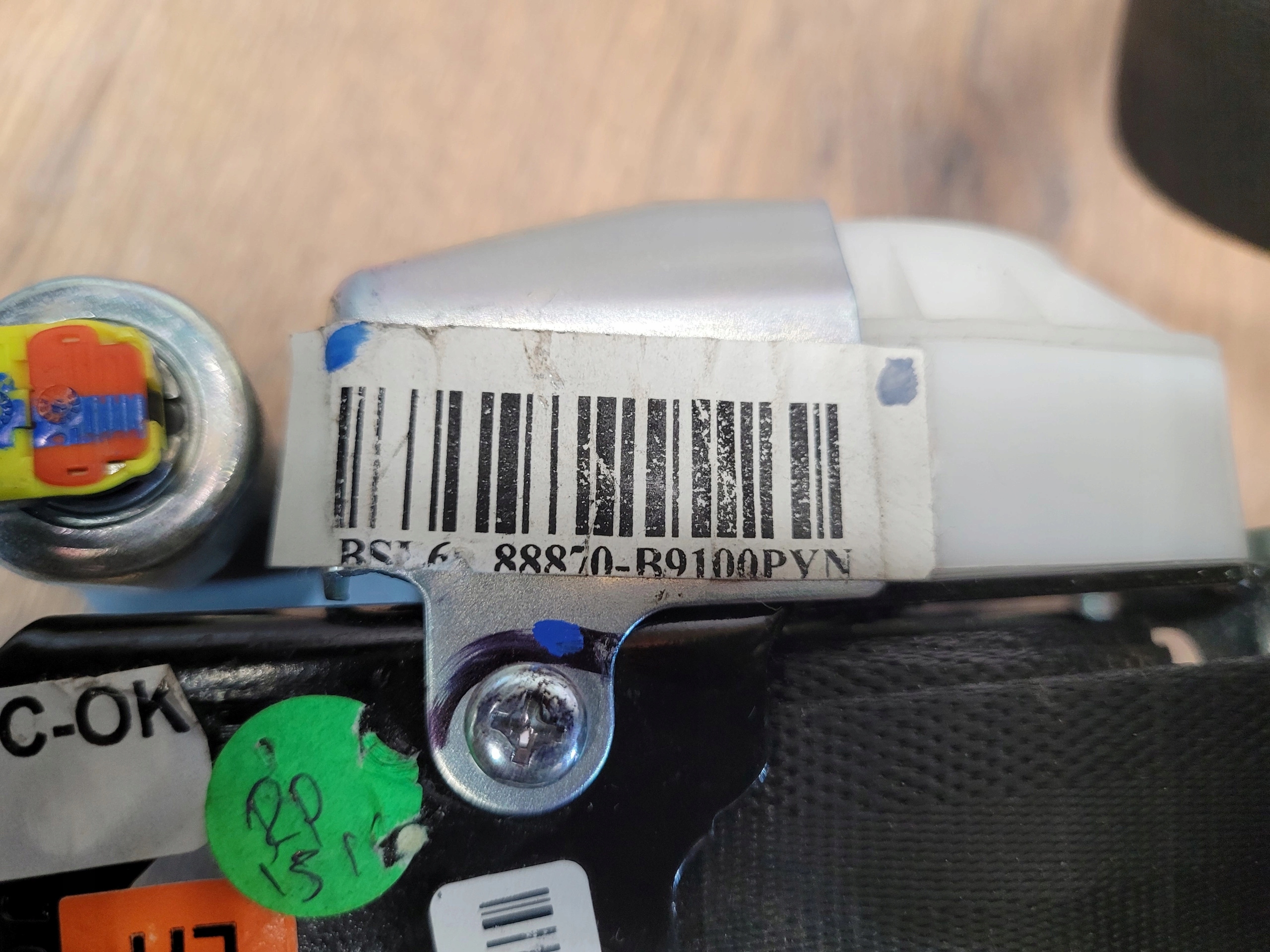 HYUNDAI I10 II 14-18 PREDNY BEZPECNOSTNY PAS LAVY 88870-B9100
