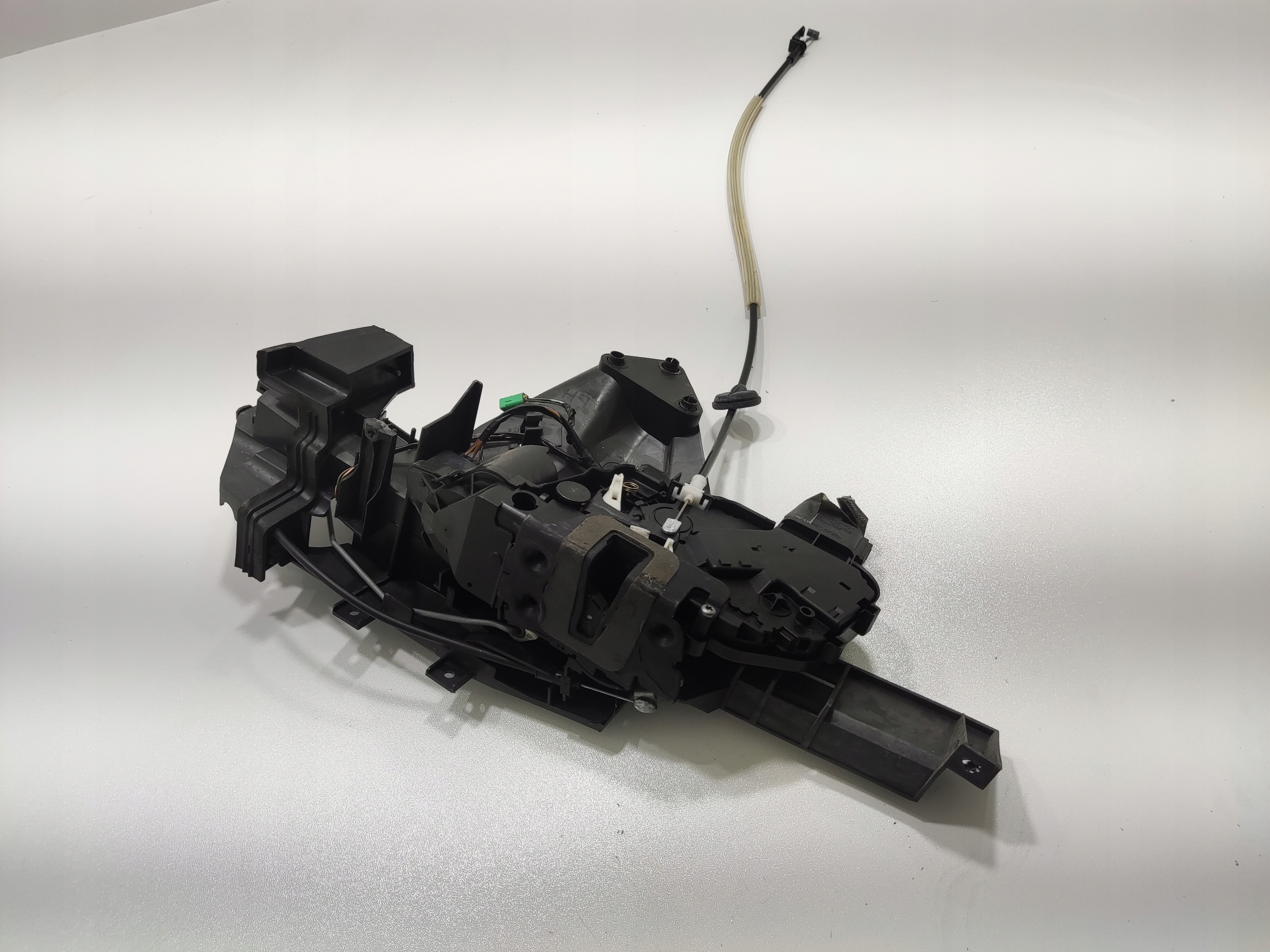 ZAMOK LAVYCH PREDNYCH DVERI FORD KUGA MK1 8V4A-S21813-BA 2008-2013