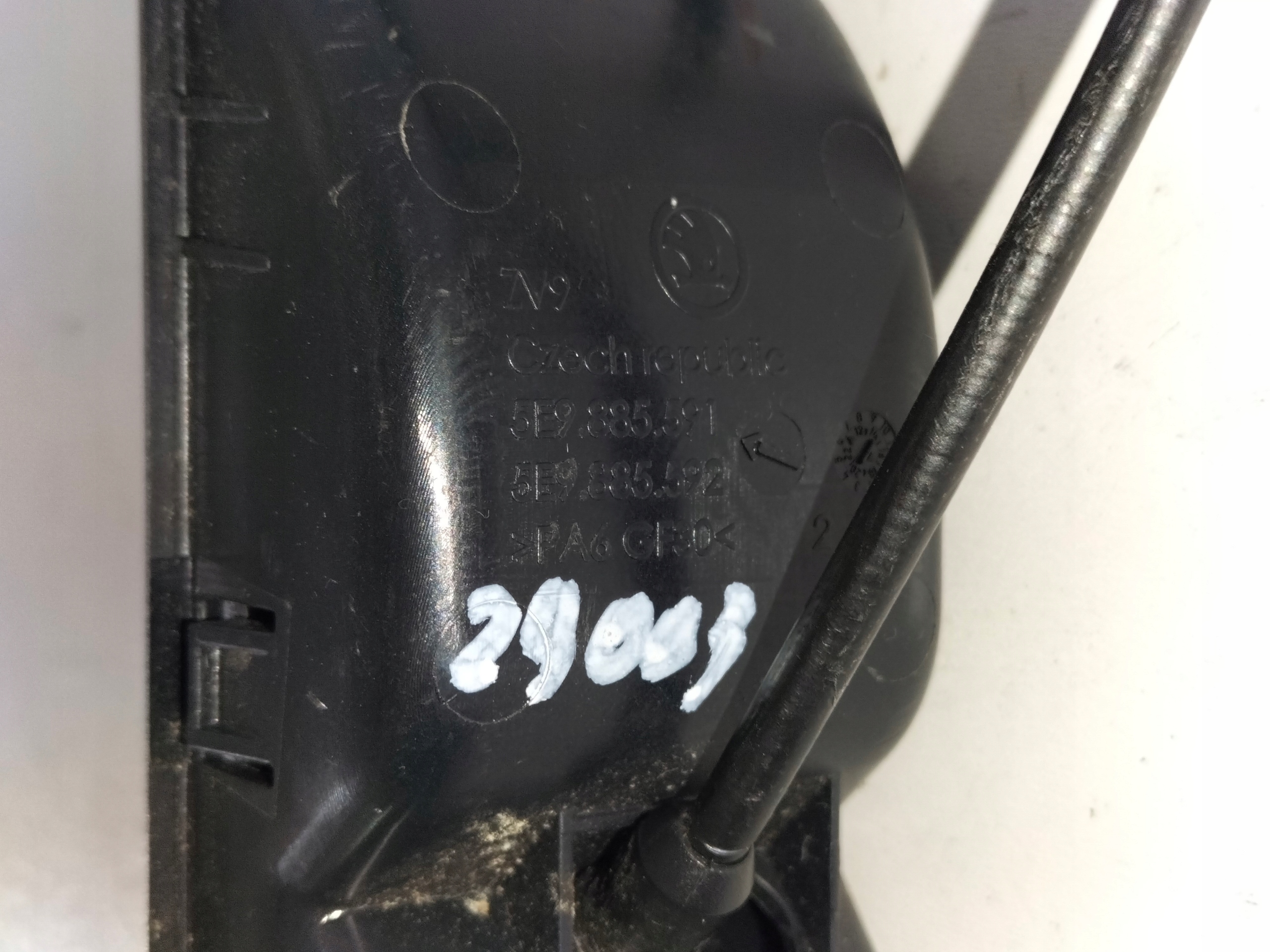DRŽIAK LANKO ĽAVEJ SEDAČKY SKODA OCTAVIA III 13