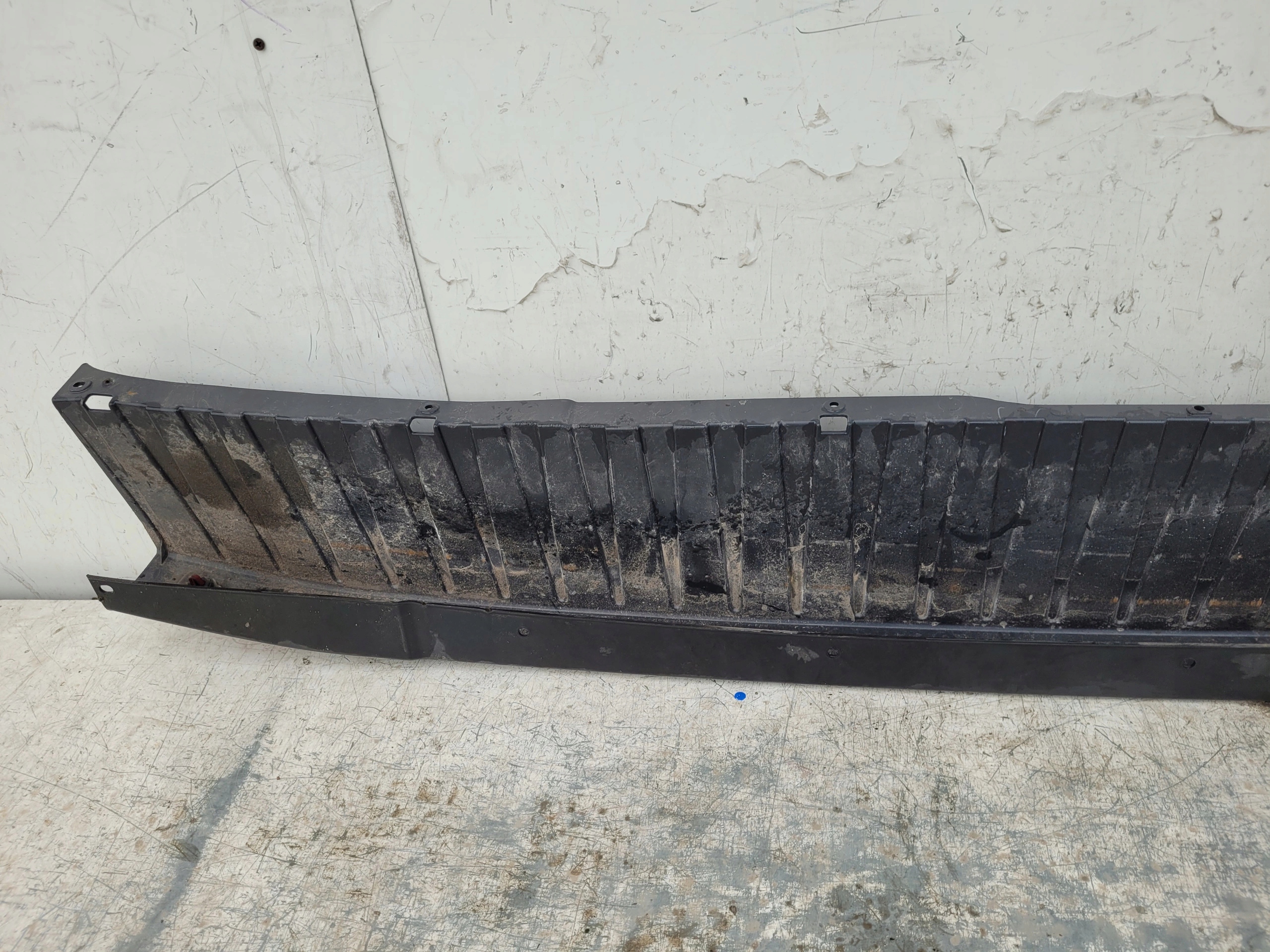 FORD TRANSIT MK8 BK31-17E926 ZADNÝ NÁRAZNÍK