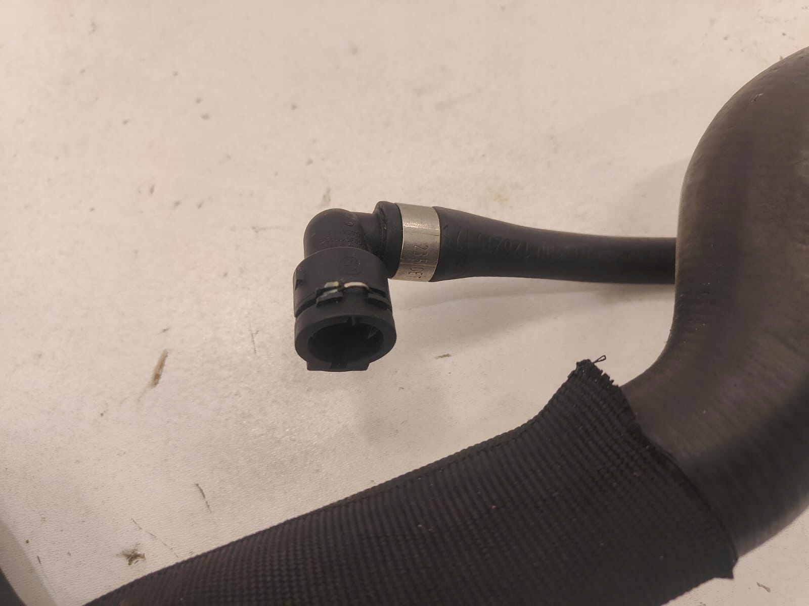 BMW e90 n47d20c 8511623-02 HADICA TRUBKA VODY HADICA TRUBKA
