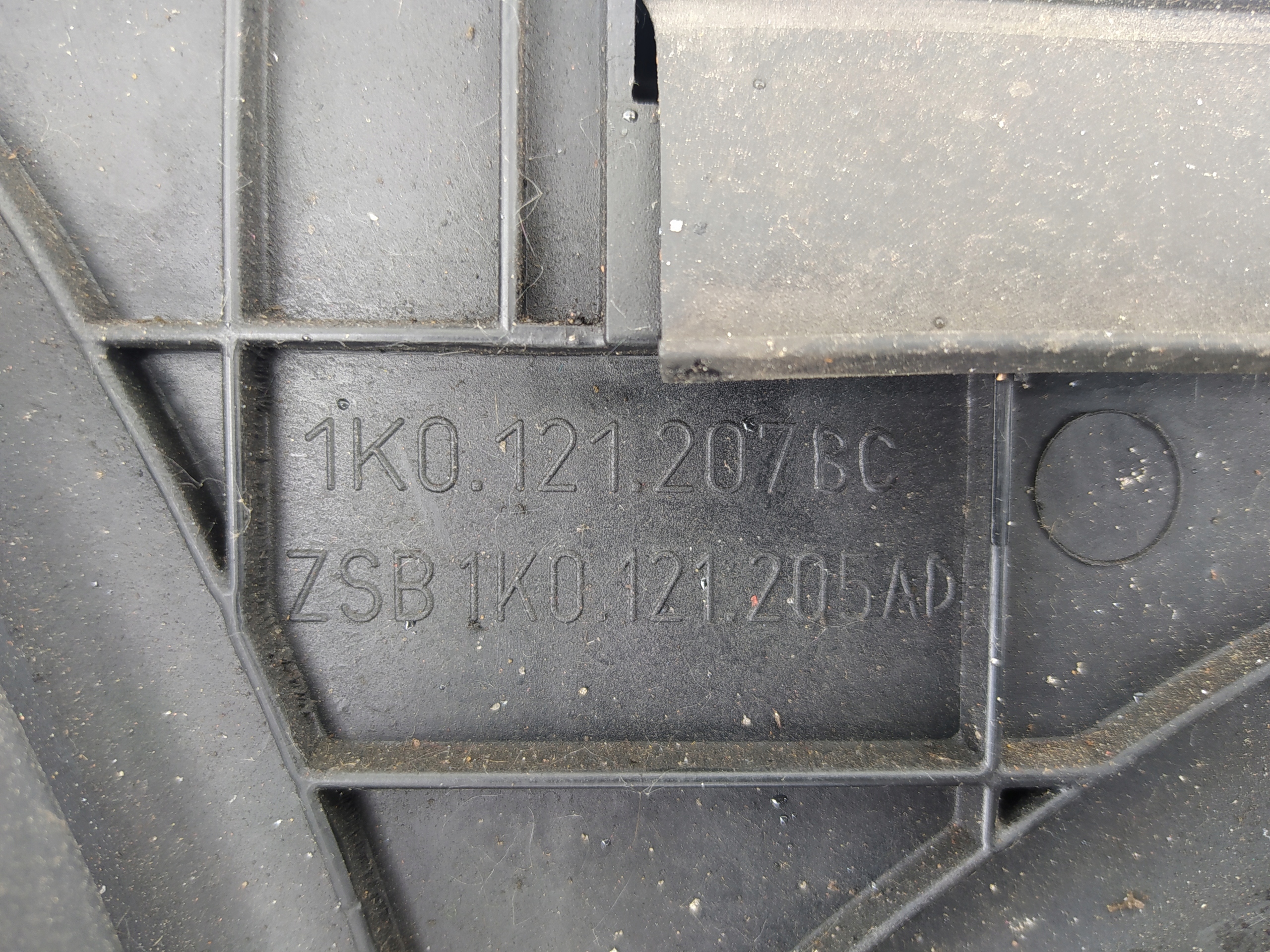VW PASSAT B7 TDI PREDNÉ ČELO 3AA805588D