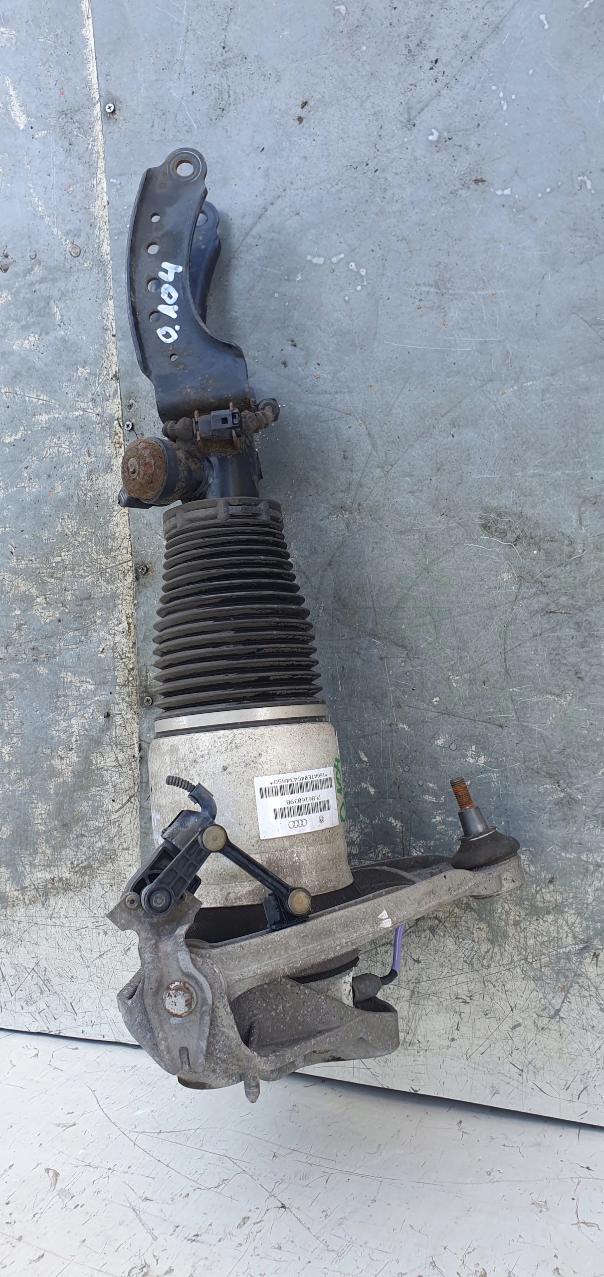 AUDI Q7 4L MECH LAVY PREDNY 7L8616039B