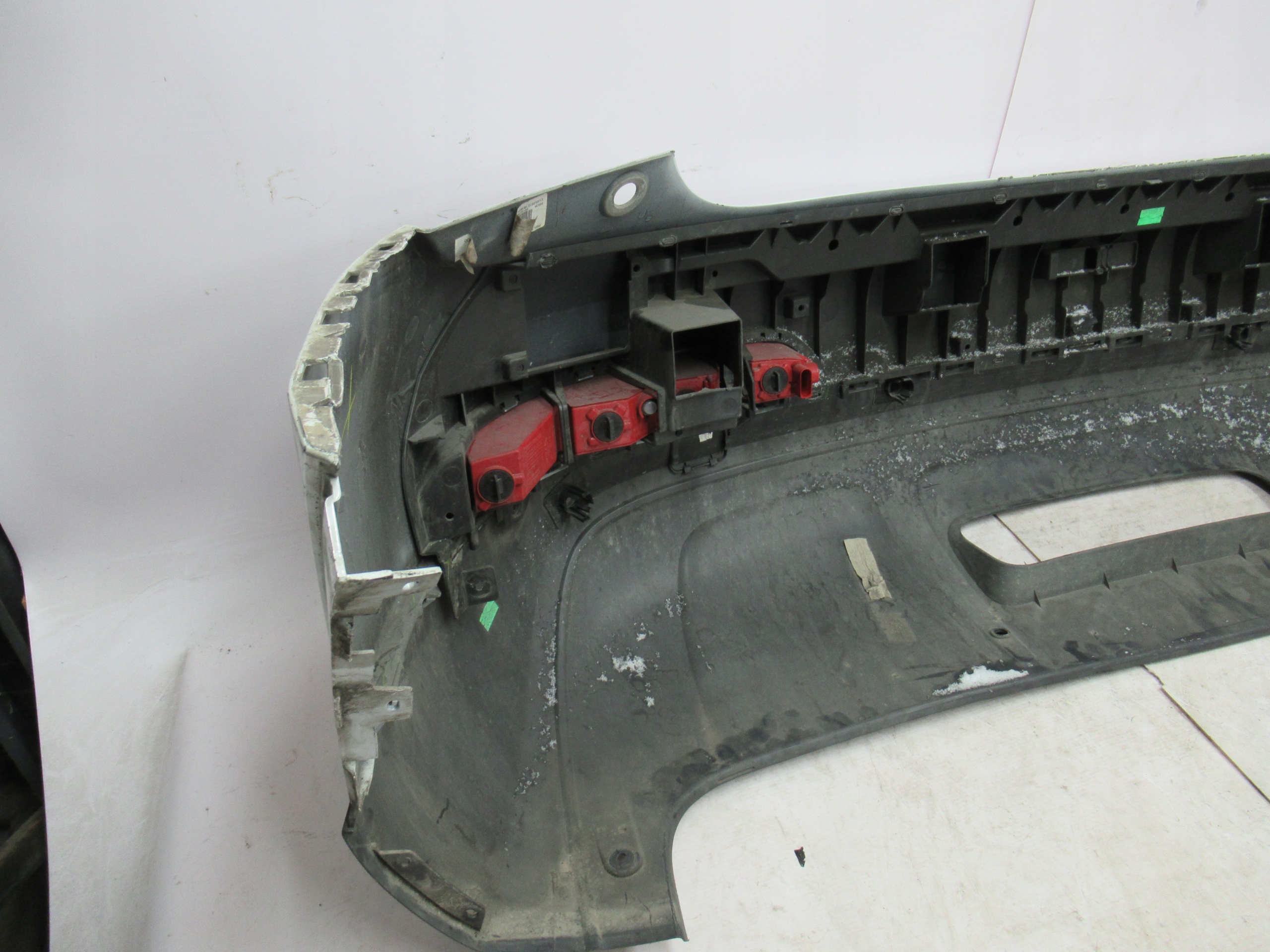 ZADNÝ NÁRAZNÍK AUDI Q3 8U0807521