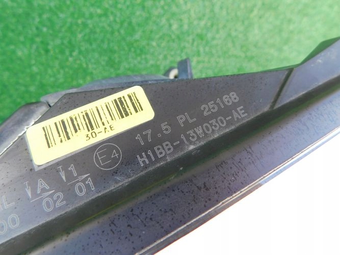 FORD FIESTA MK8 VIII 17- LAVE PREDNE SVETLO