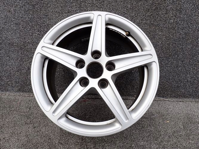 AUDI A4 B9 8W 7Jx16 ET35 5×112 HLINIKOVY DISK ELEKTRON