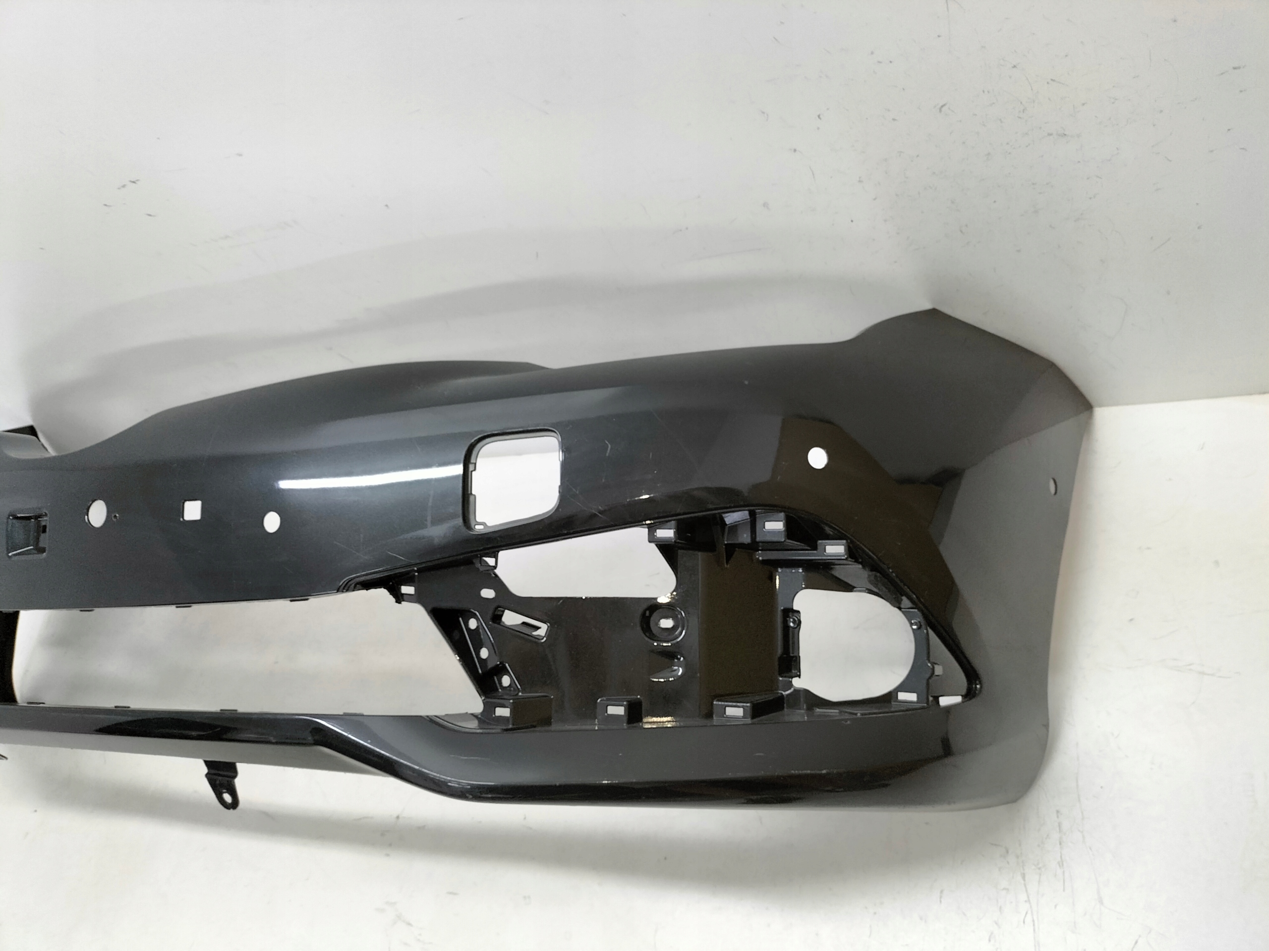 PREDNÝ NÁRAZNÍK TOYOTA AURIS II LIFT 15-