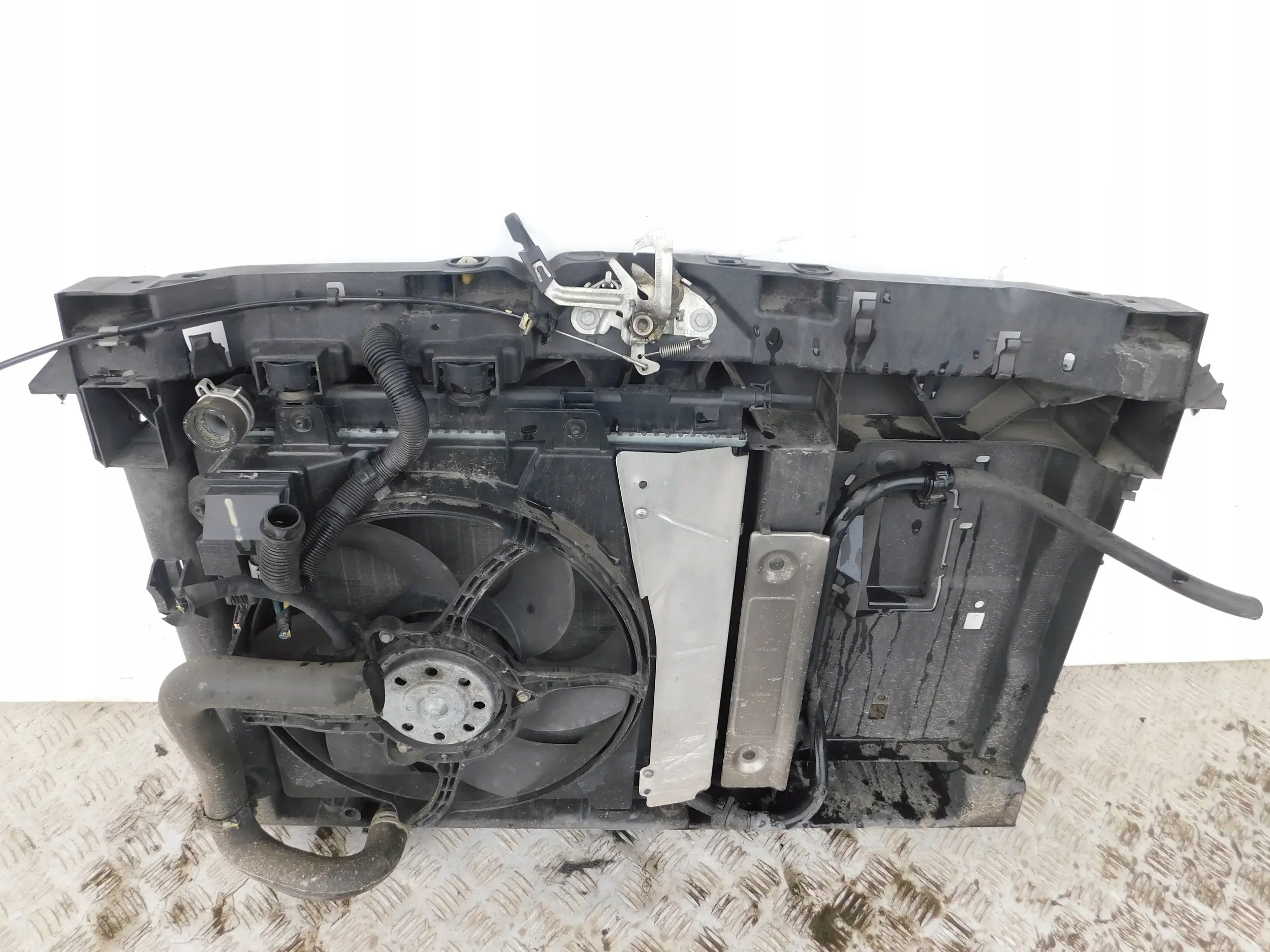 PREDNÉ ČELO Z CHLADIČMI PEUGEOT 207 1.4 16V