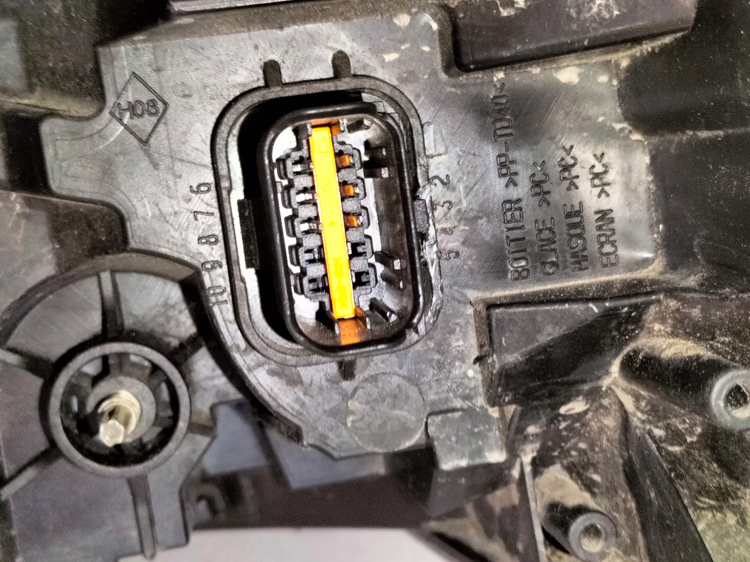 PRAVE PREDNE SVETLO RENAULT TRAFIC III 14-