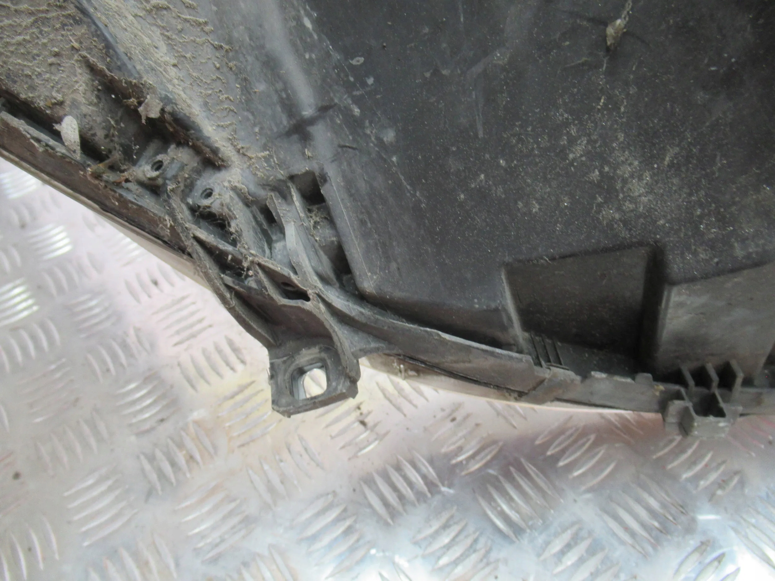 LAVE PREDNE SVETLO MERCEDES A KLASA W169