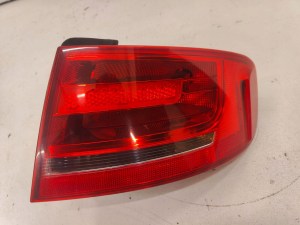 Audi a4 b8 08-11 PRAVE ZADNE SVETLO ZADNA SEDAN Audi a4 b8 08-11 PRAVE ZADNE SVETLO ZADNA SEDAN