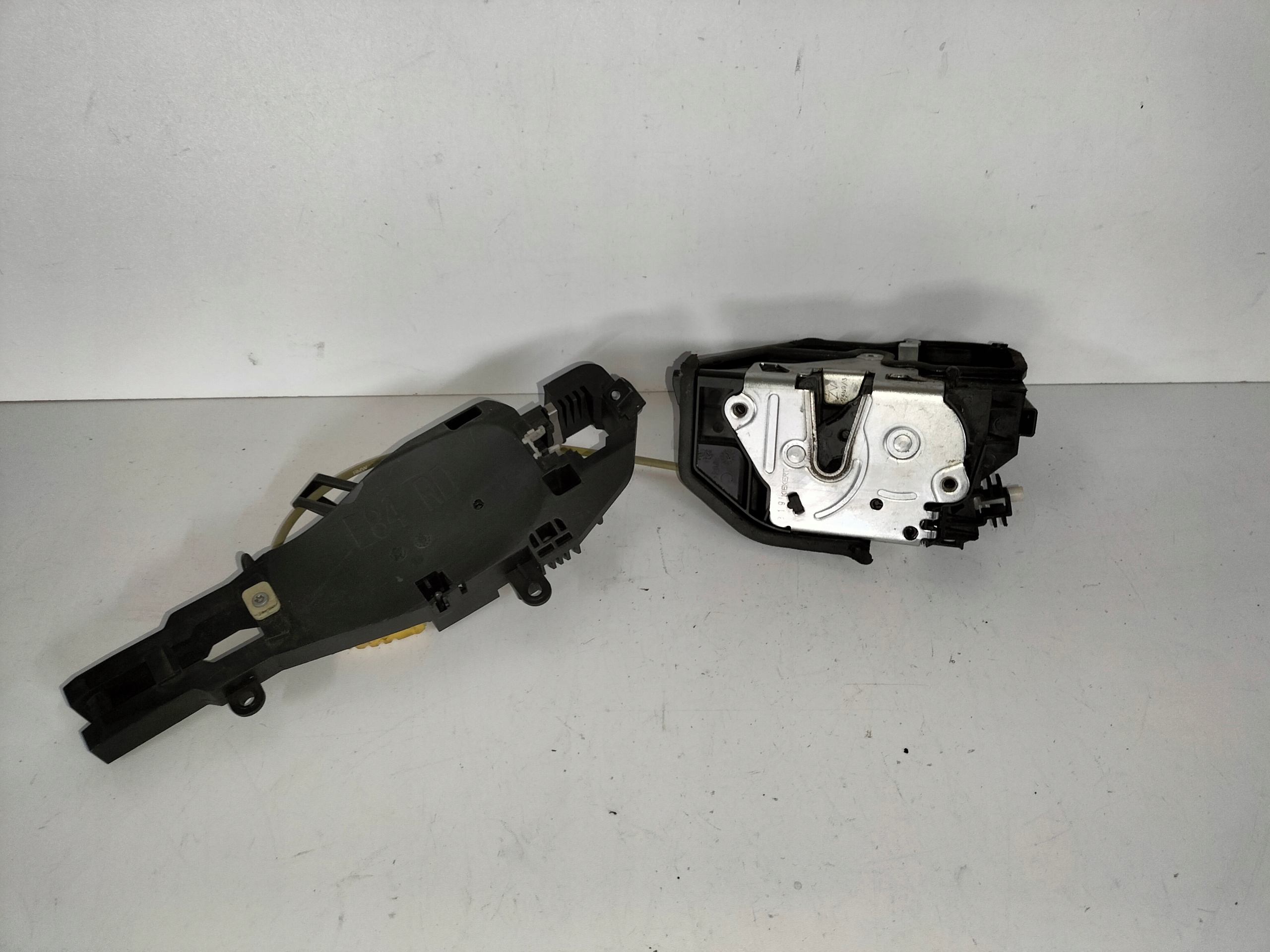 ZÁMOK ĽAVÝCH ZADNÝCH DVERÍ BMW X1 E84 09-