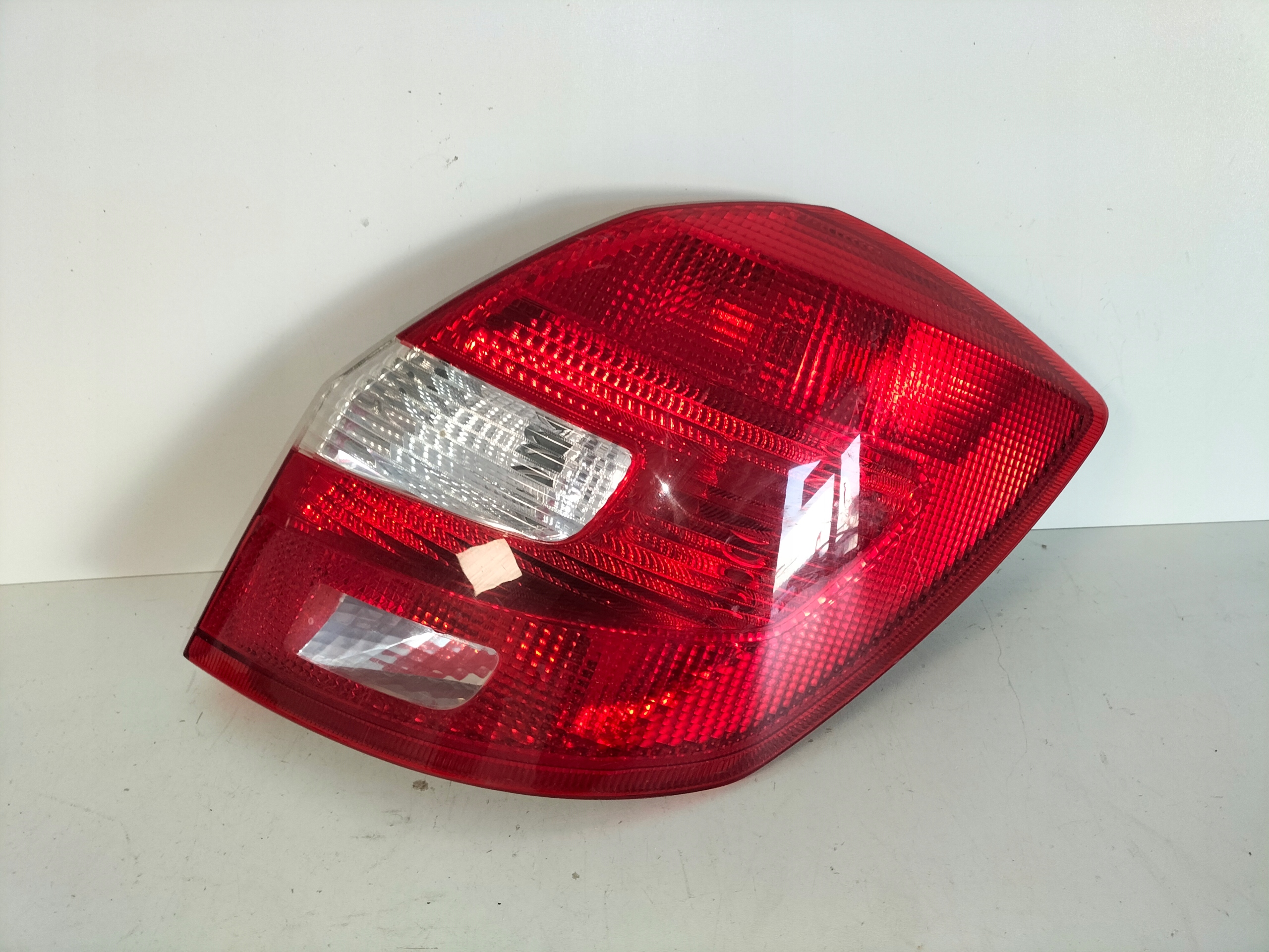 PRAVE ZADNE SVETLO SKODA FABIA II 07-14 HB KOMBI